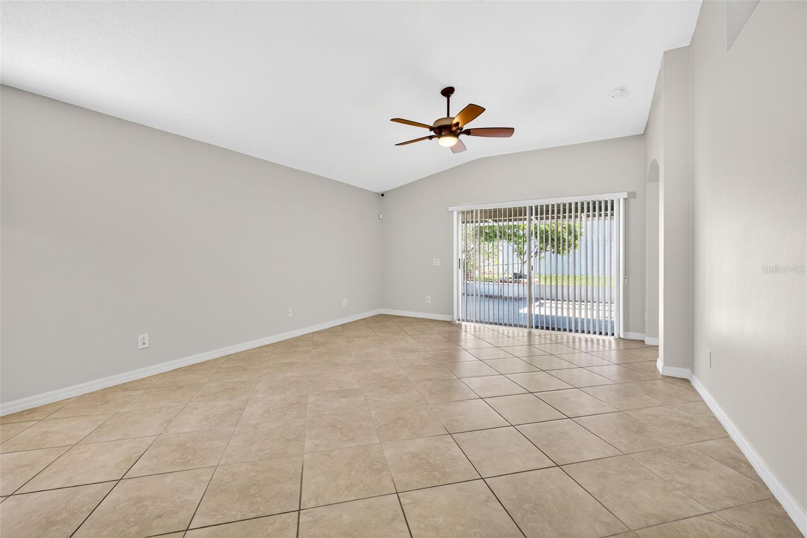 Image 13 of 58 For 3517 Clover Blossom Circle