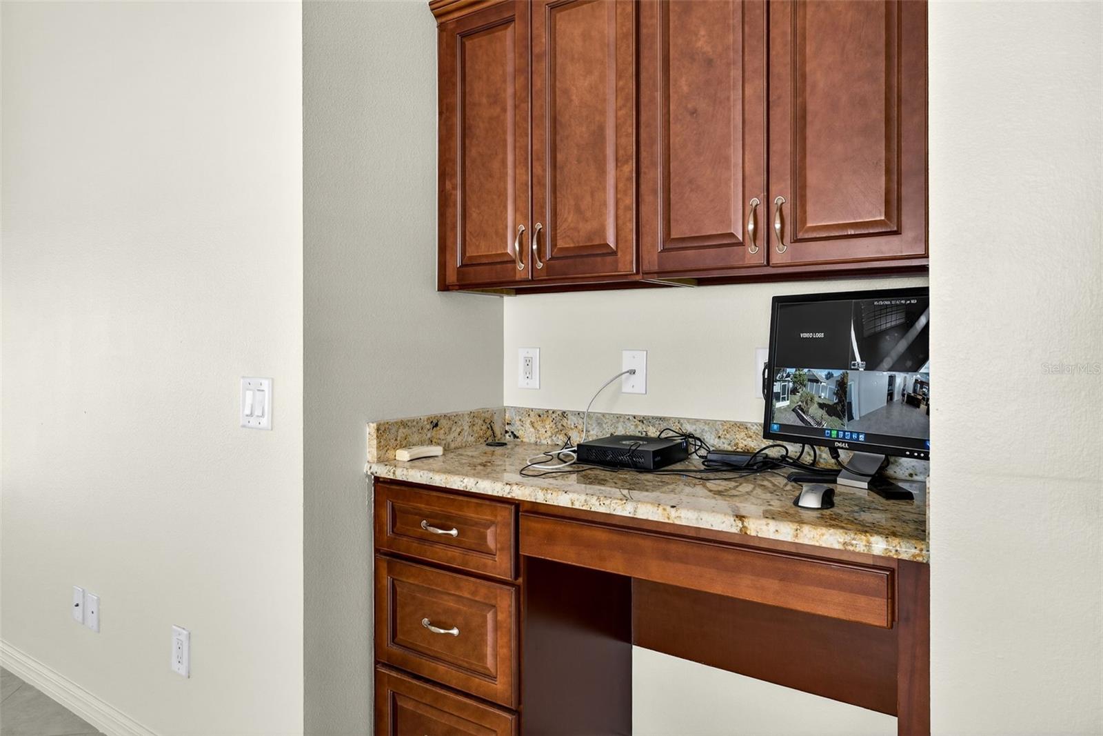 Image 18 of 58 For 3517 Clover Blossom Circle