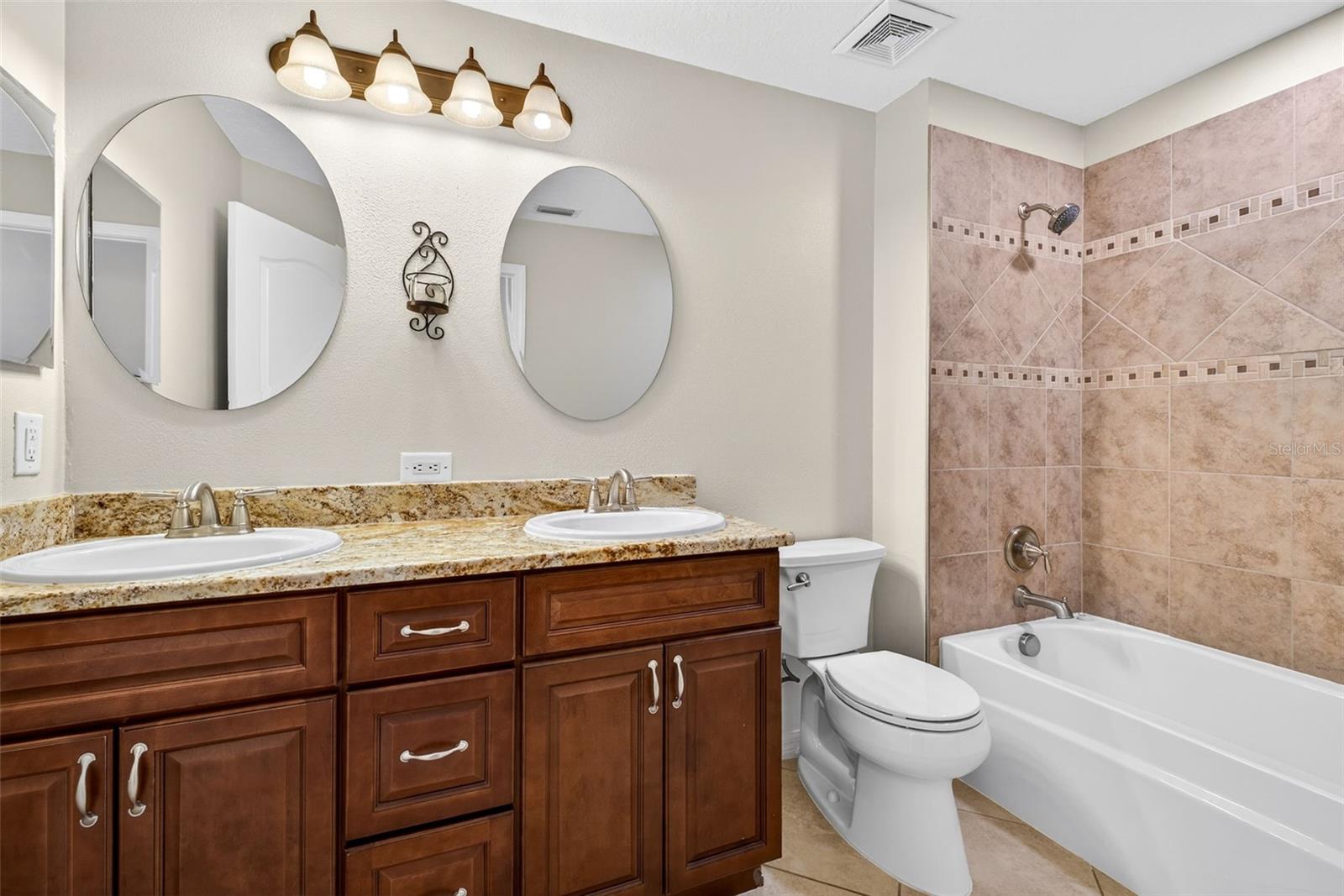 Image 25 of 58 For 3517 Clover Blossom Circle