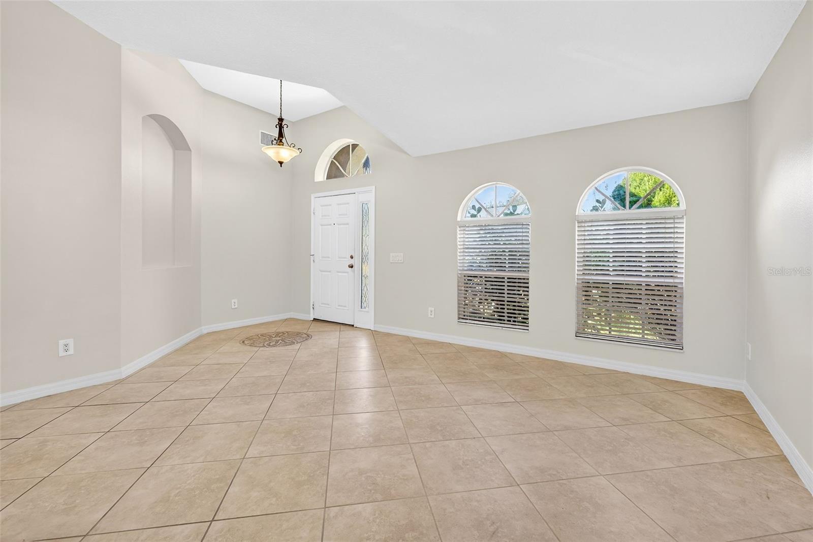 Image 6 of 58 For 3517 Clover Blossom Circle