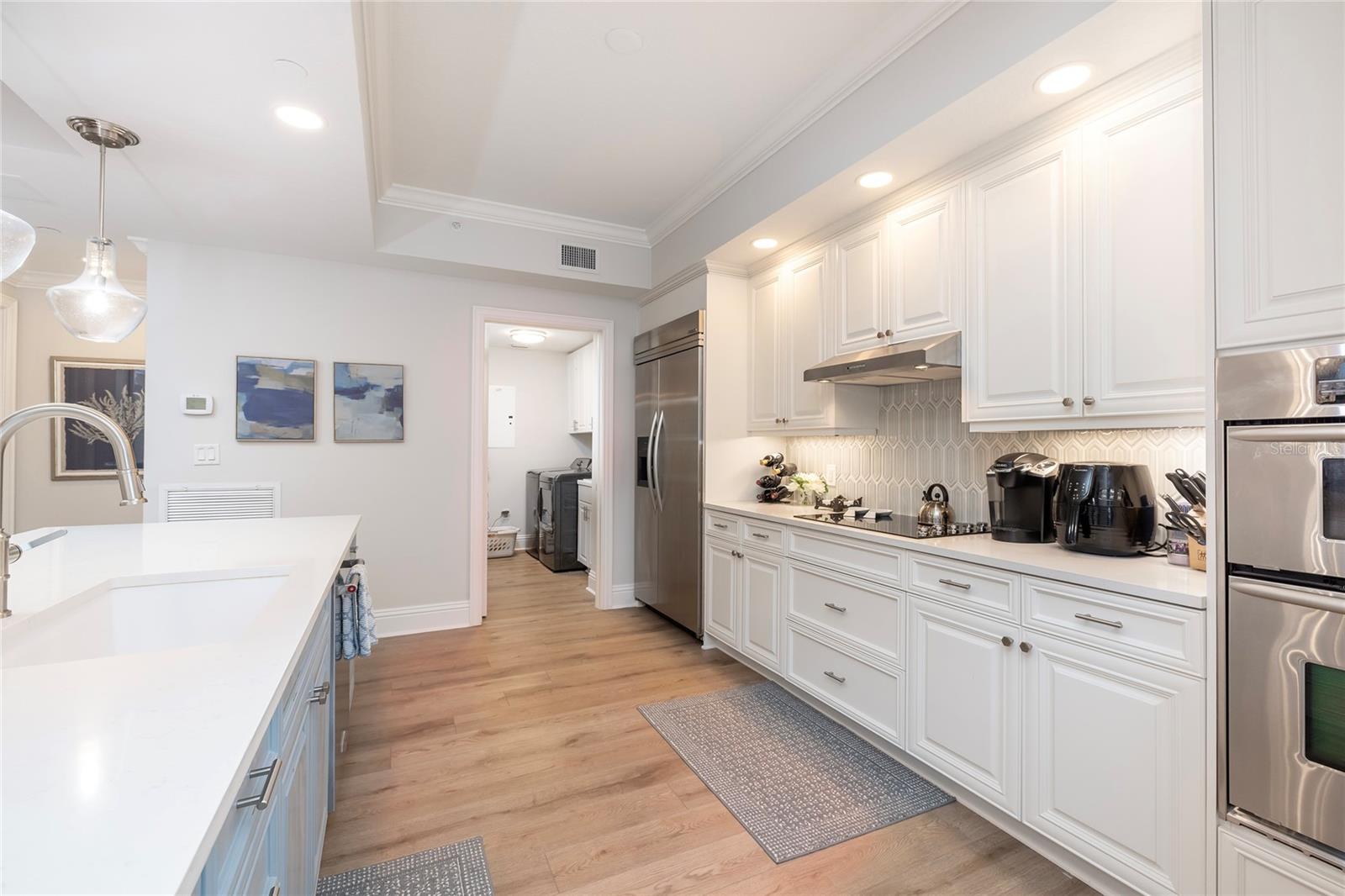 Image 15 of 27 For 11 Baymont Street 505