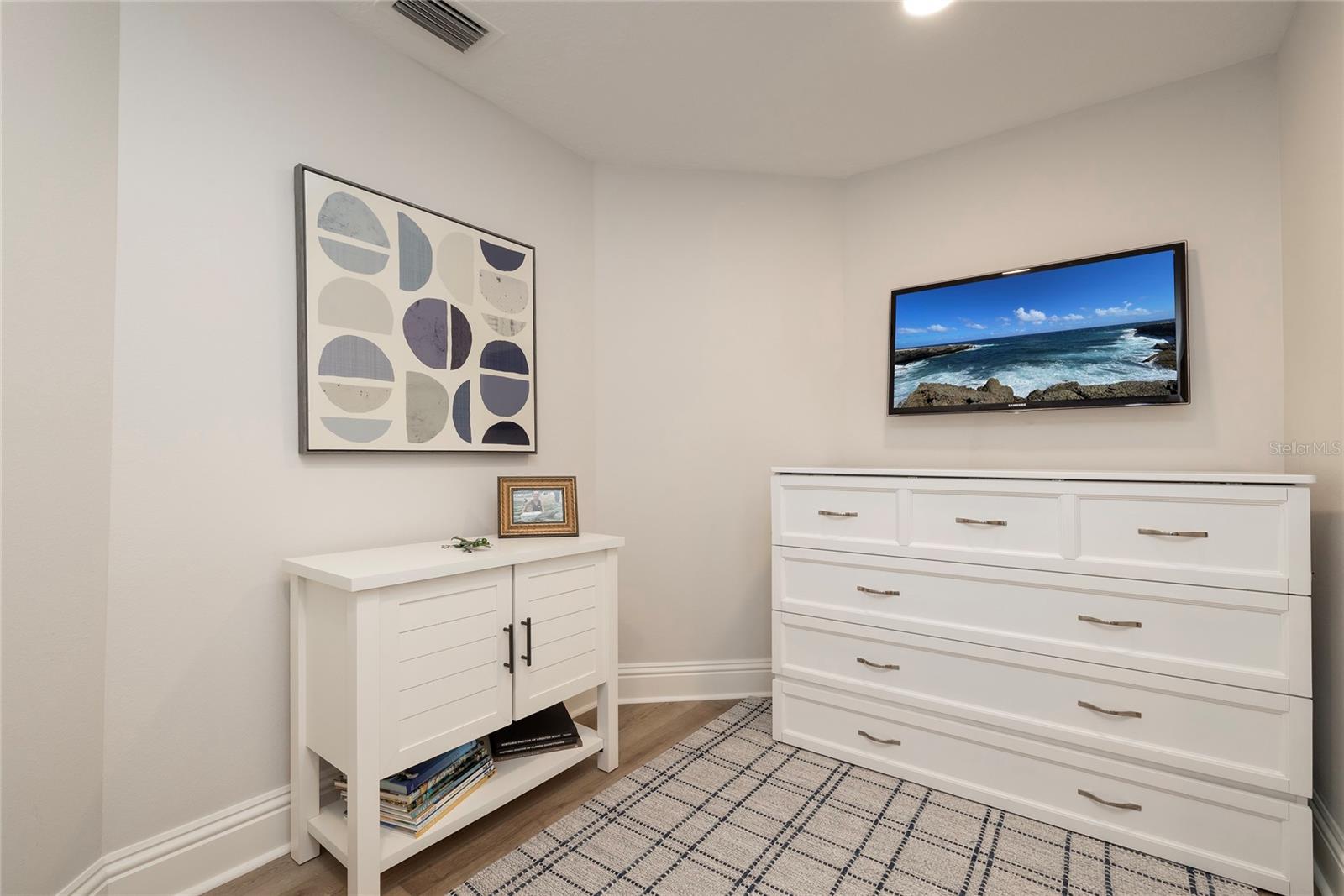 Image 18 of 27 For 11 Baymont Street 505