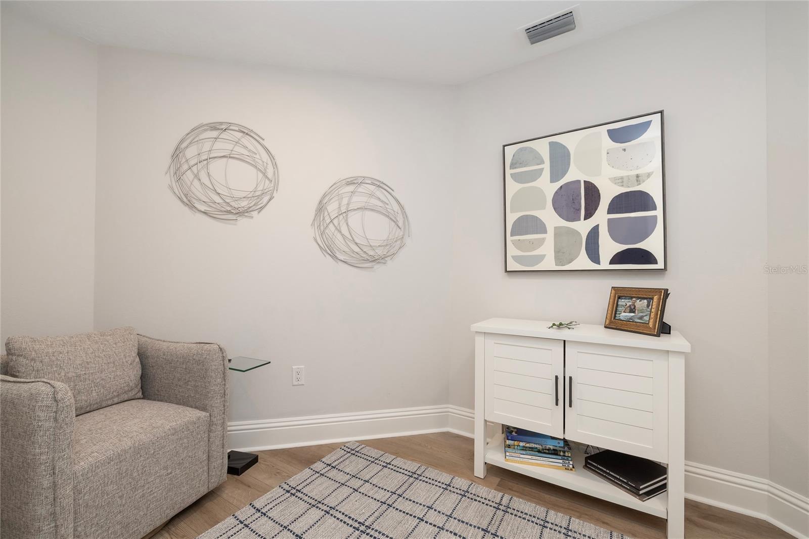 Image 19 of 27 For 11 Baymont Street 505