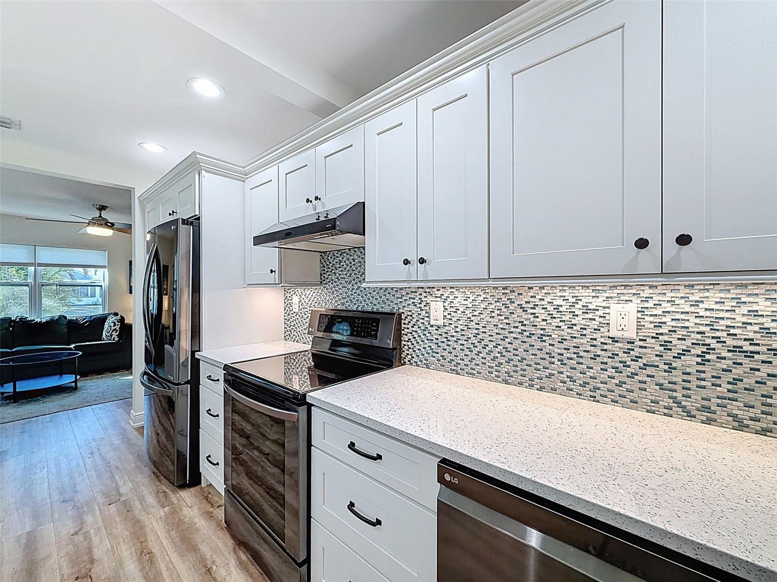 Image 11 of 38 For 546 Norfolk Street