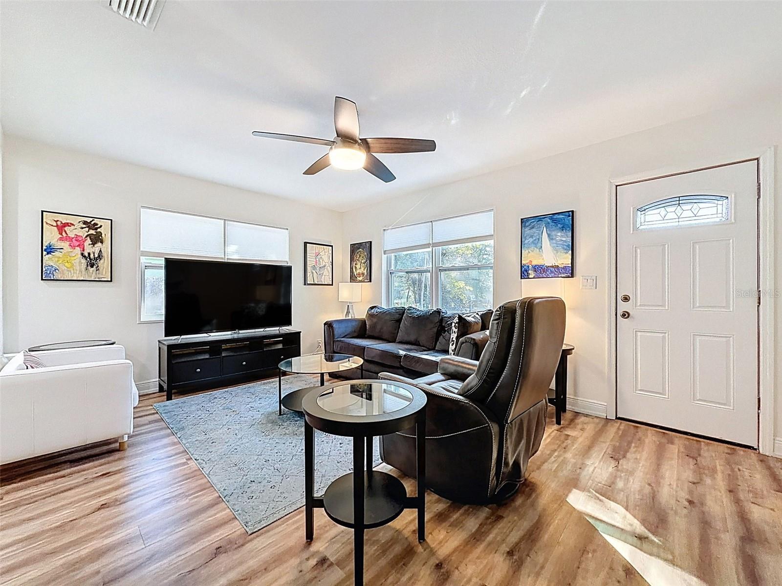 Image 6 of 38 For 546 Norfolk Street