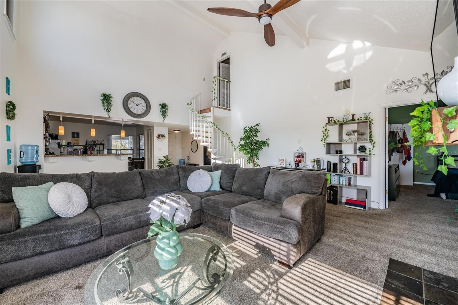 Listing photo id 8 for 3127 Sligh Avenue 303b