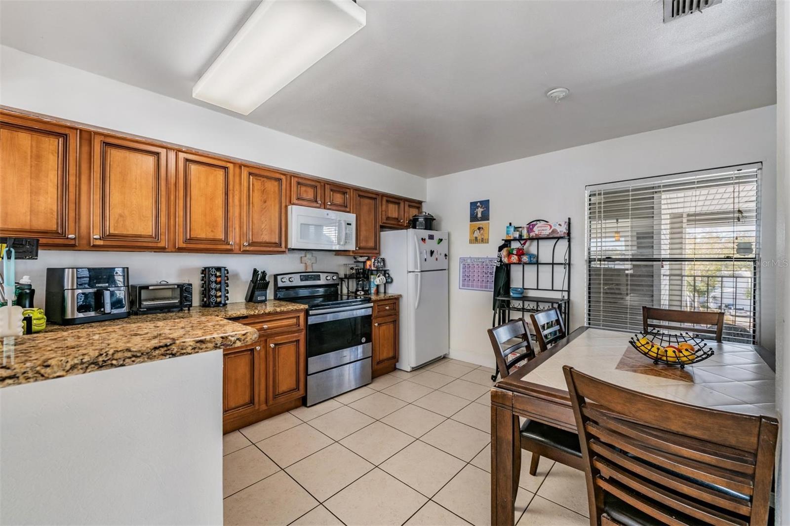 Listing photo id 11 for 3127 Sligh Avenue 303b