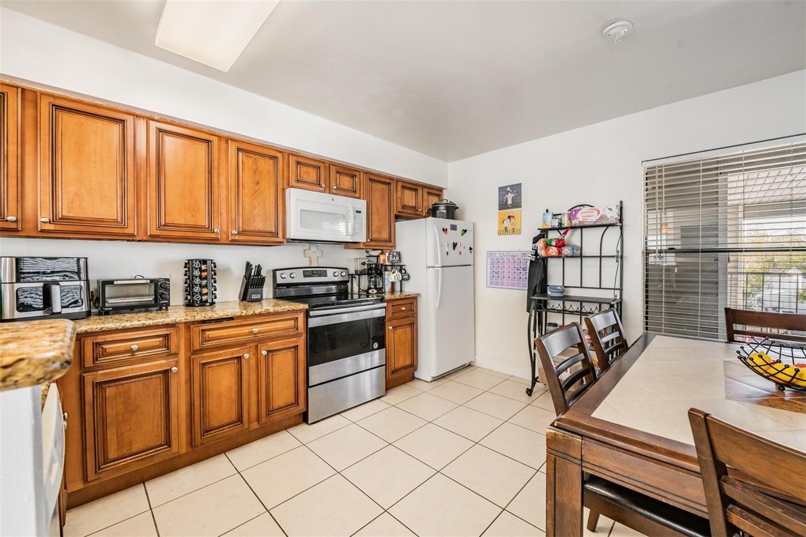 Listing photo id 12 for 3127 Sligh Avenue 303b