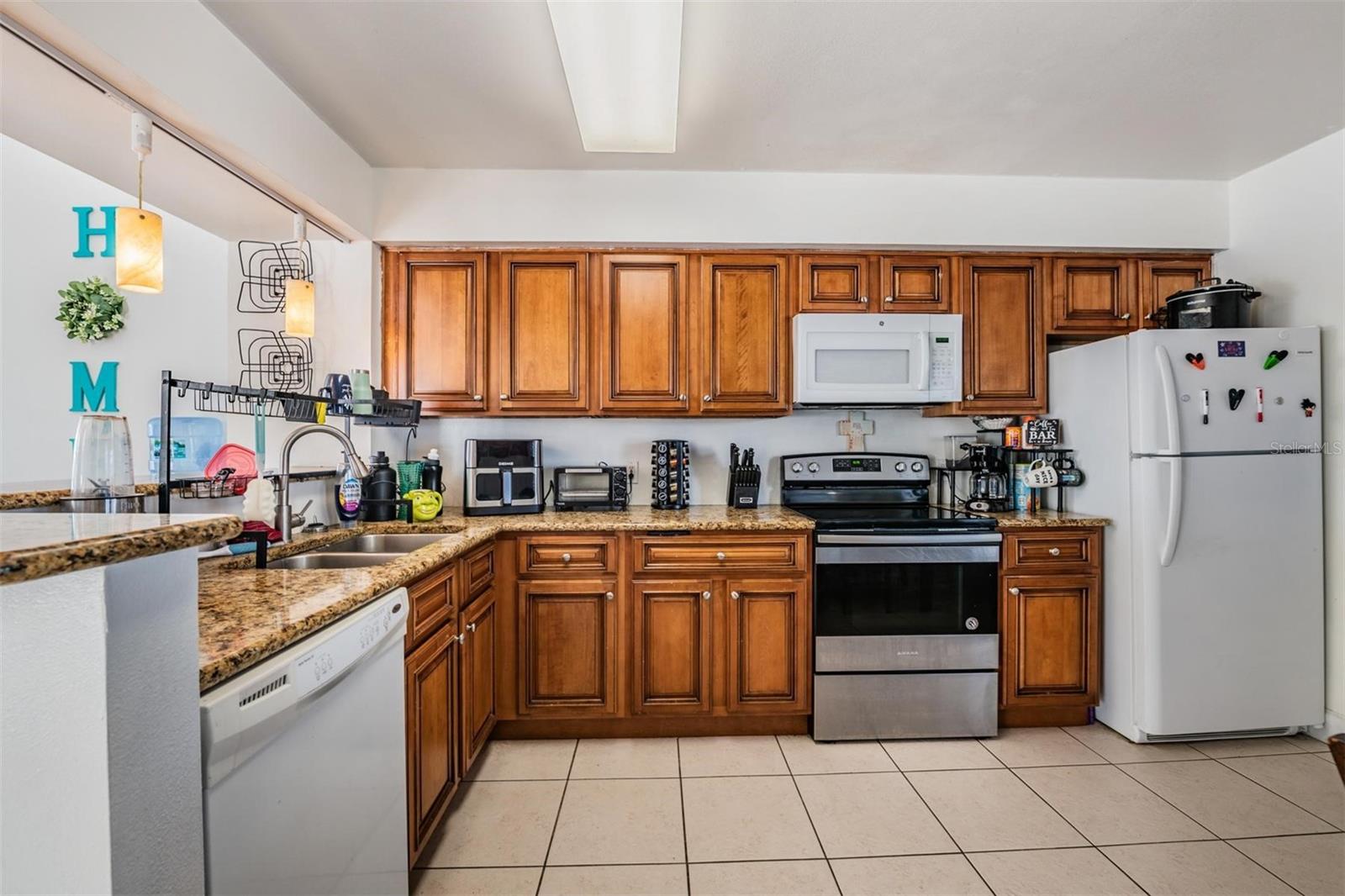 Listing photo id 13 for 3127 Sligh Avenue 303b