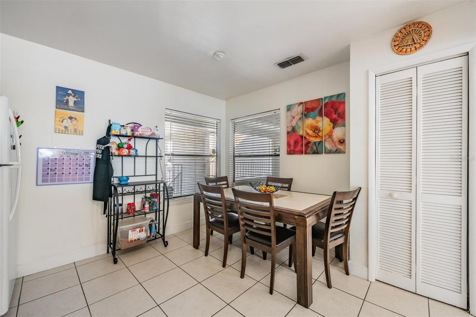 Listing photo id 16 for 3127 Sligh Avenue 303b