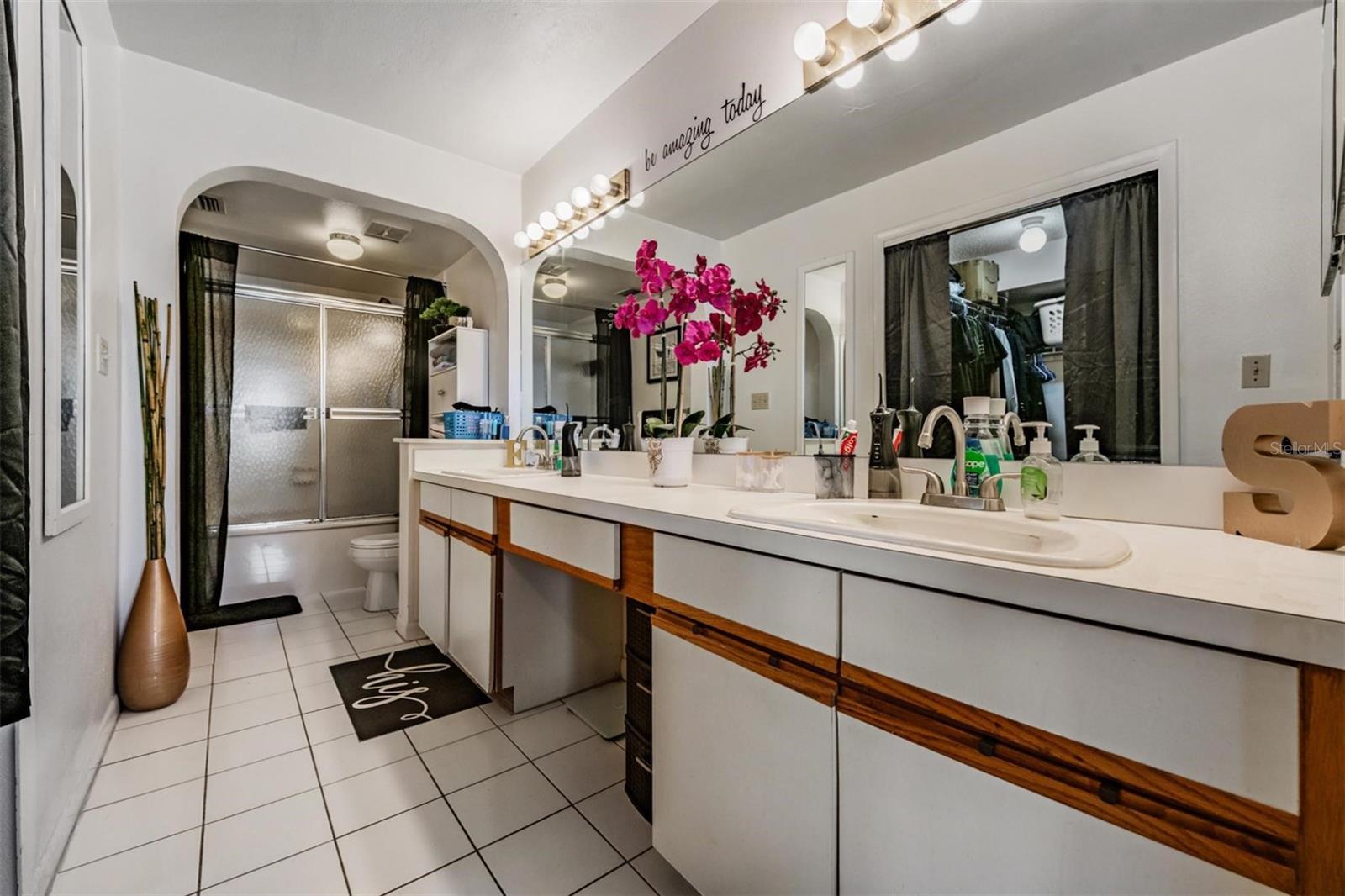 Listing photo id 20 for 3127 Sligh Avenue 303b