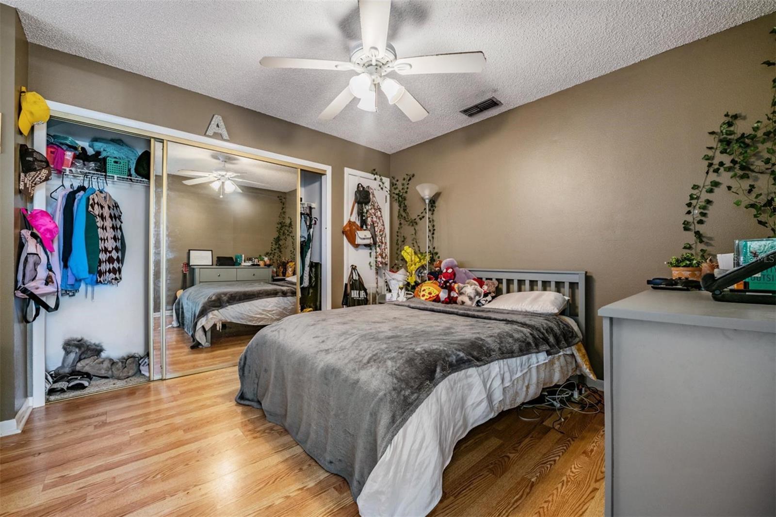 Listing photo id 21 for 3127 Sligh Avenue 303b