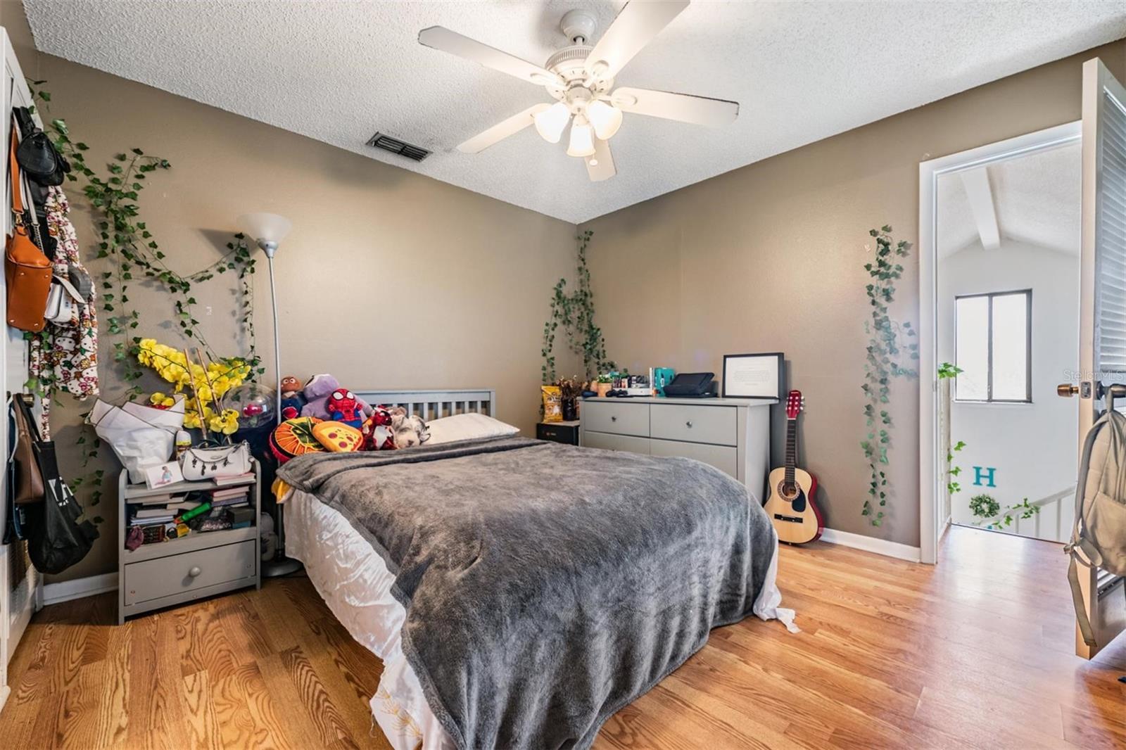 Listing photo id 22 for 3127 Sligh Avenue 303b