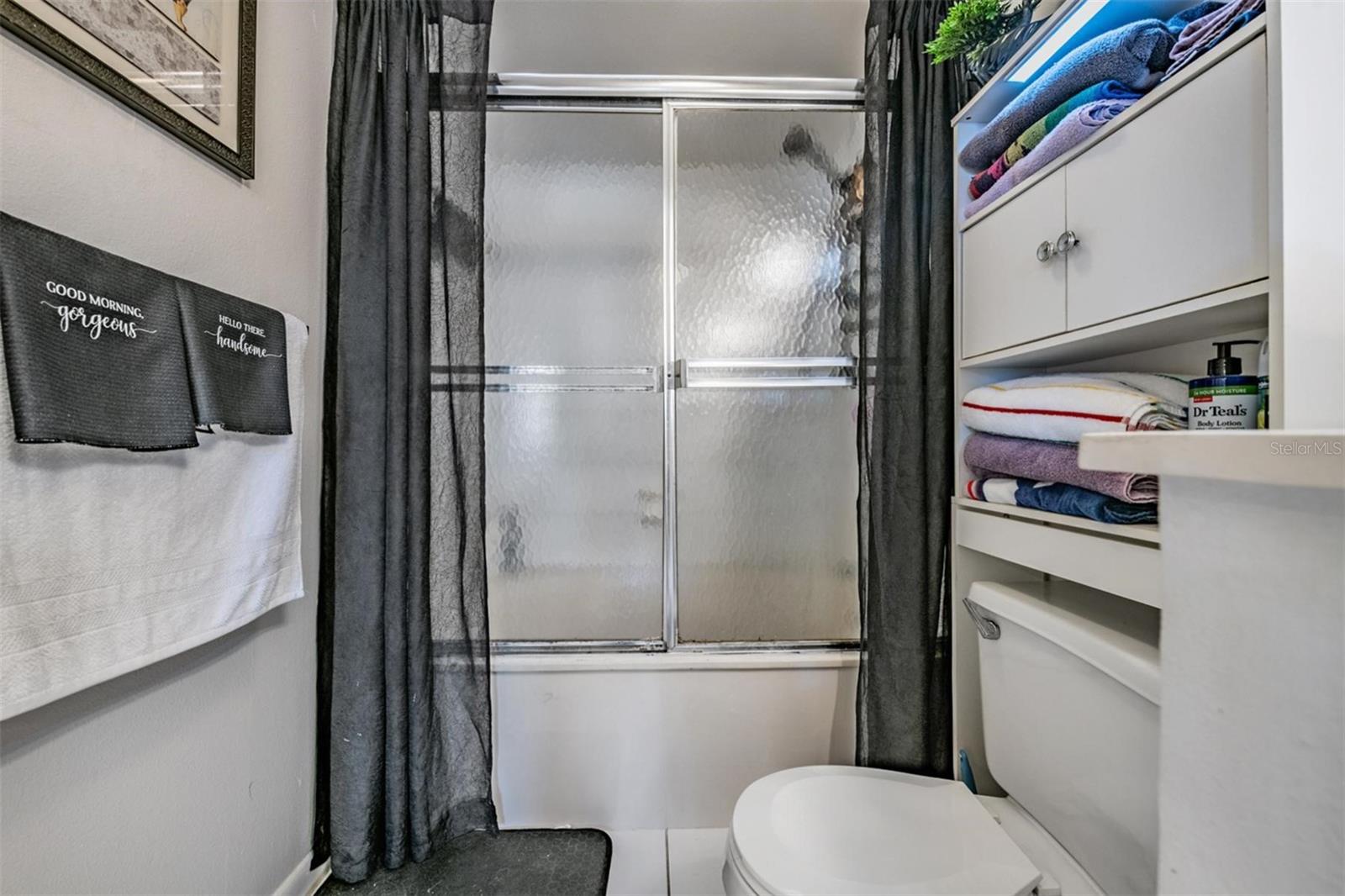 Listing photo id 23 for 3127 Sligh Avenue 303b