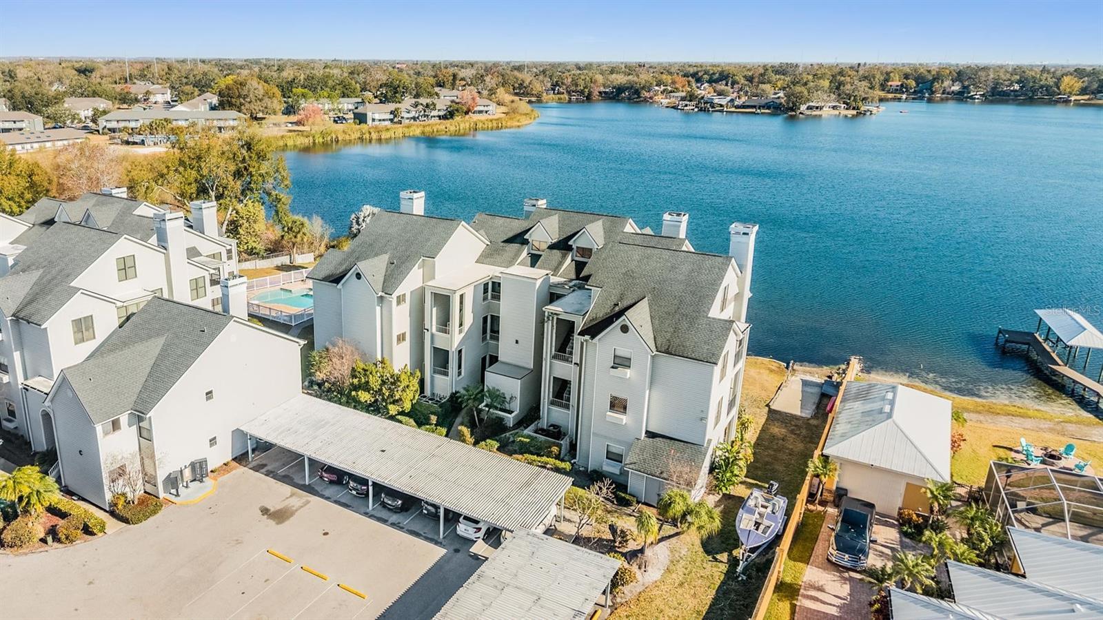 Listing photo id 36 for 3127 Sligh Avenue 303b