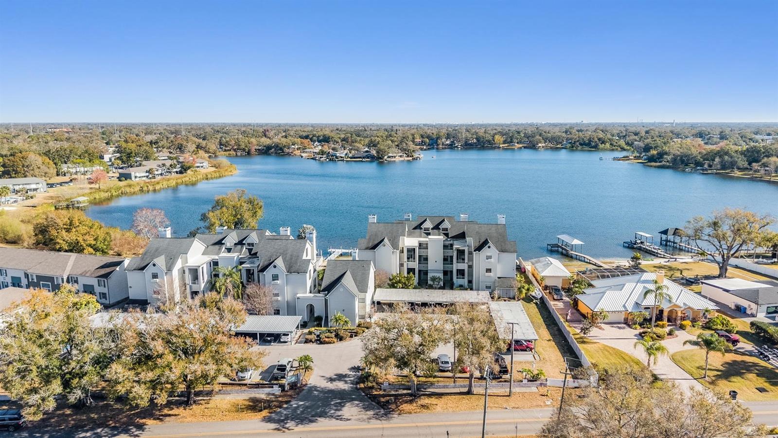 Listing photo id 2 for 3127 Sligh Avenue 303b