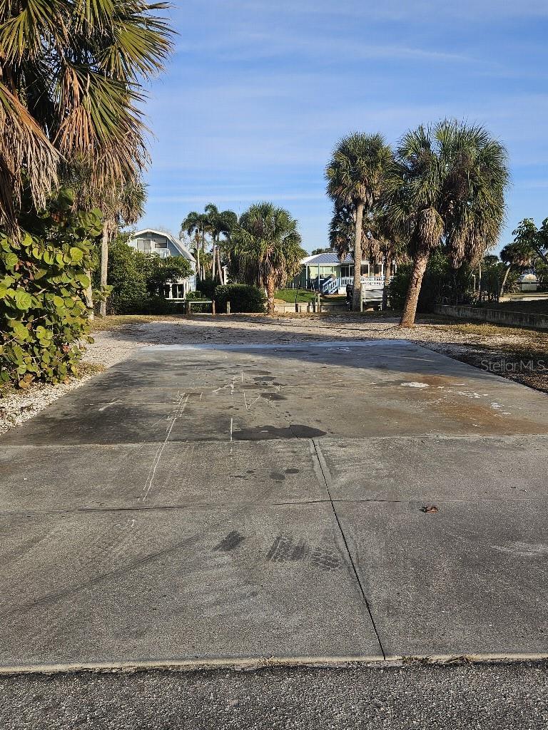 Image 4 of 11 For 251 Winson Avenue