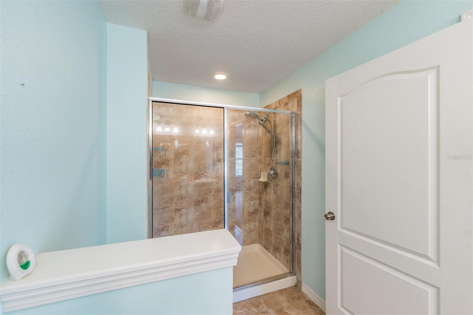 Image 16 of 36 For 12039 Greengate Drive