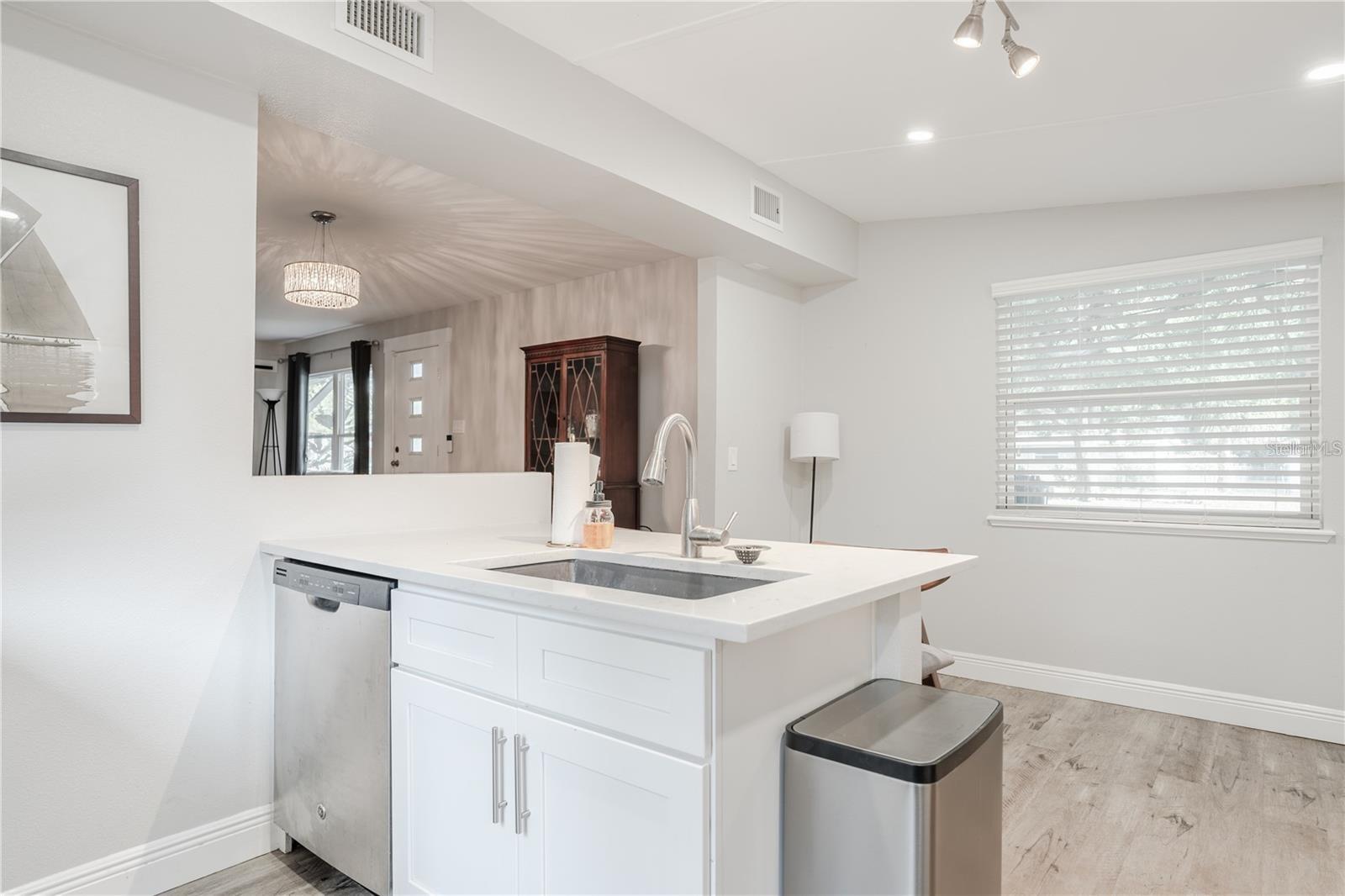 Image 4 of 11 For 4105 Bay Avenue