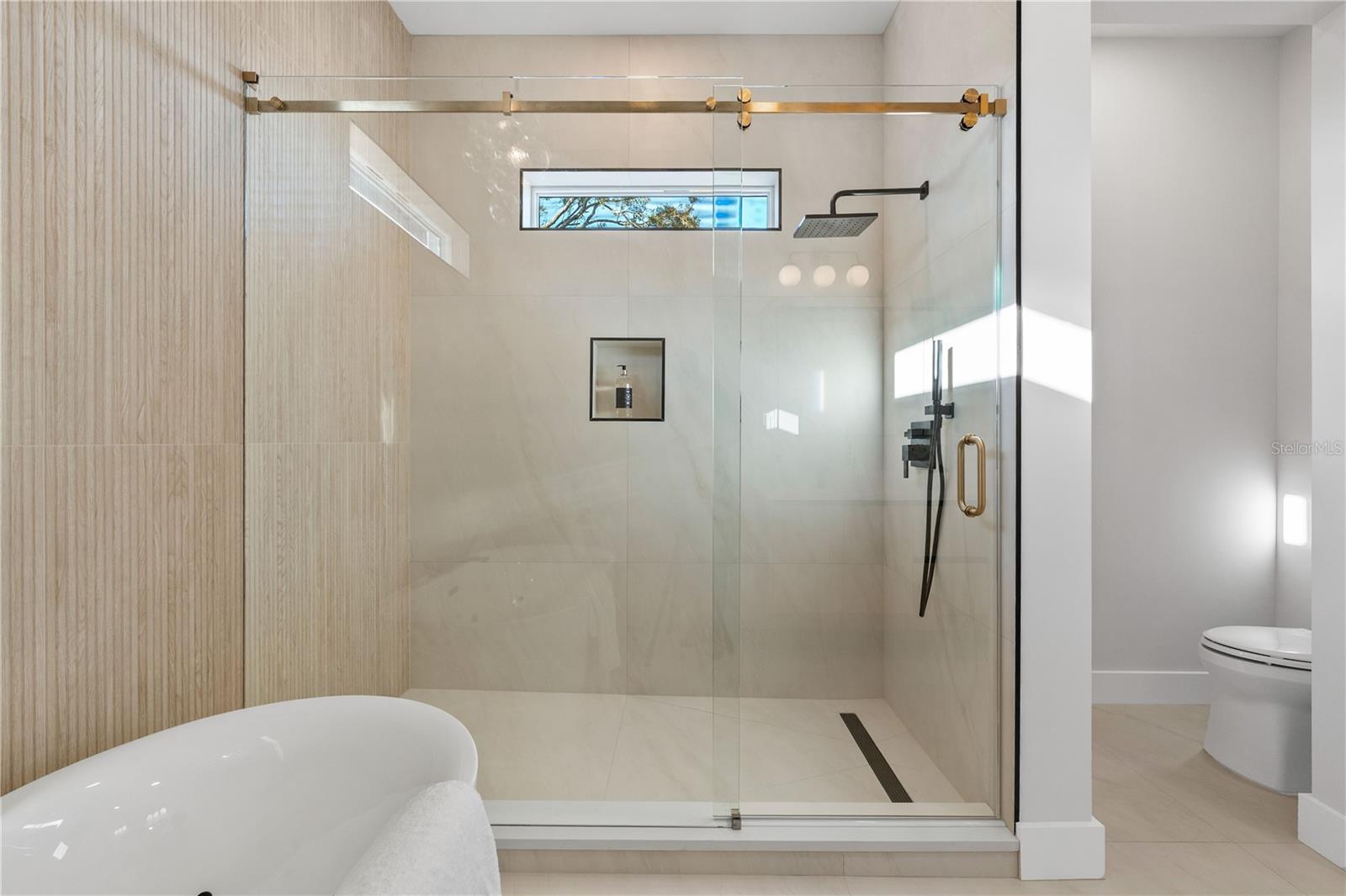 Image 26 of 51 For 2905 Arch Street