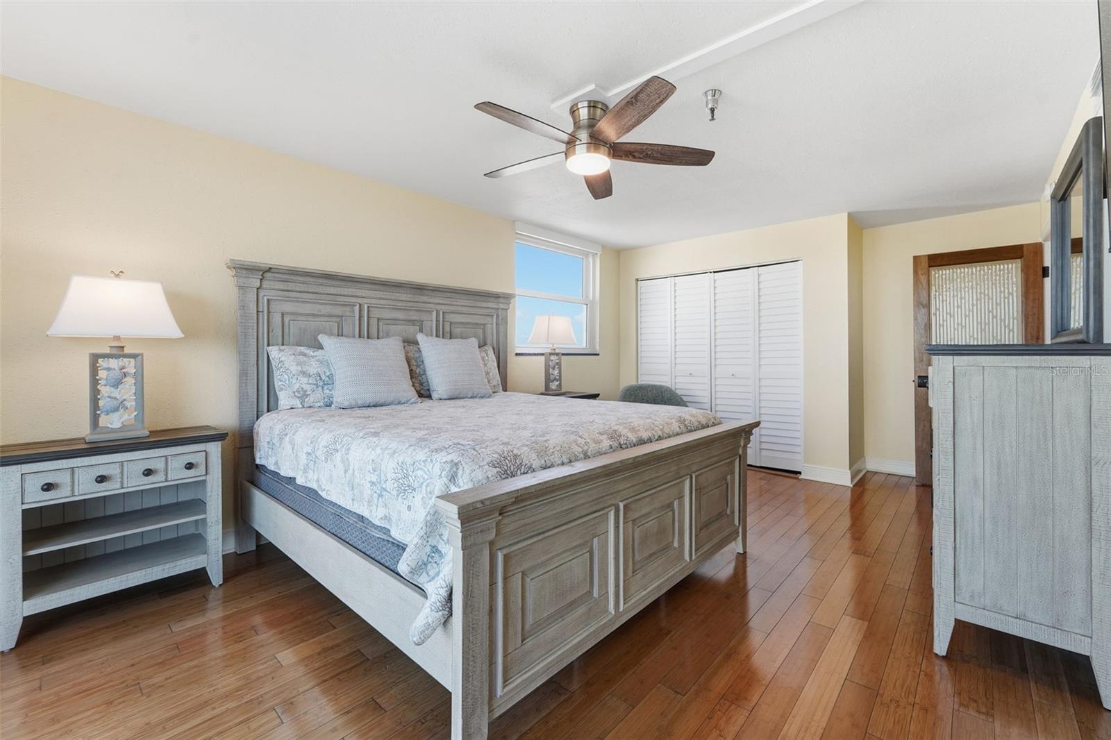 Image 18 of 40 For 15316 Gulf Boulevard 404