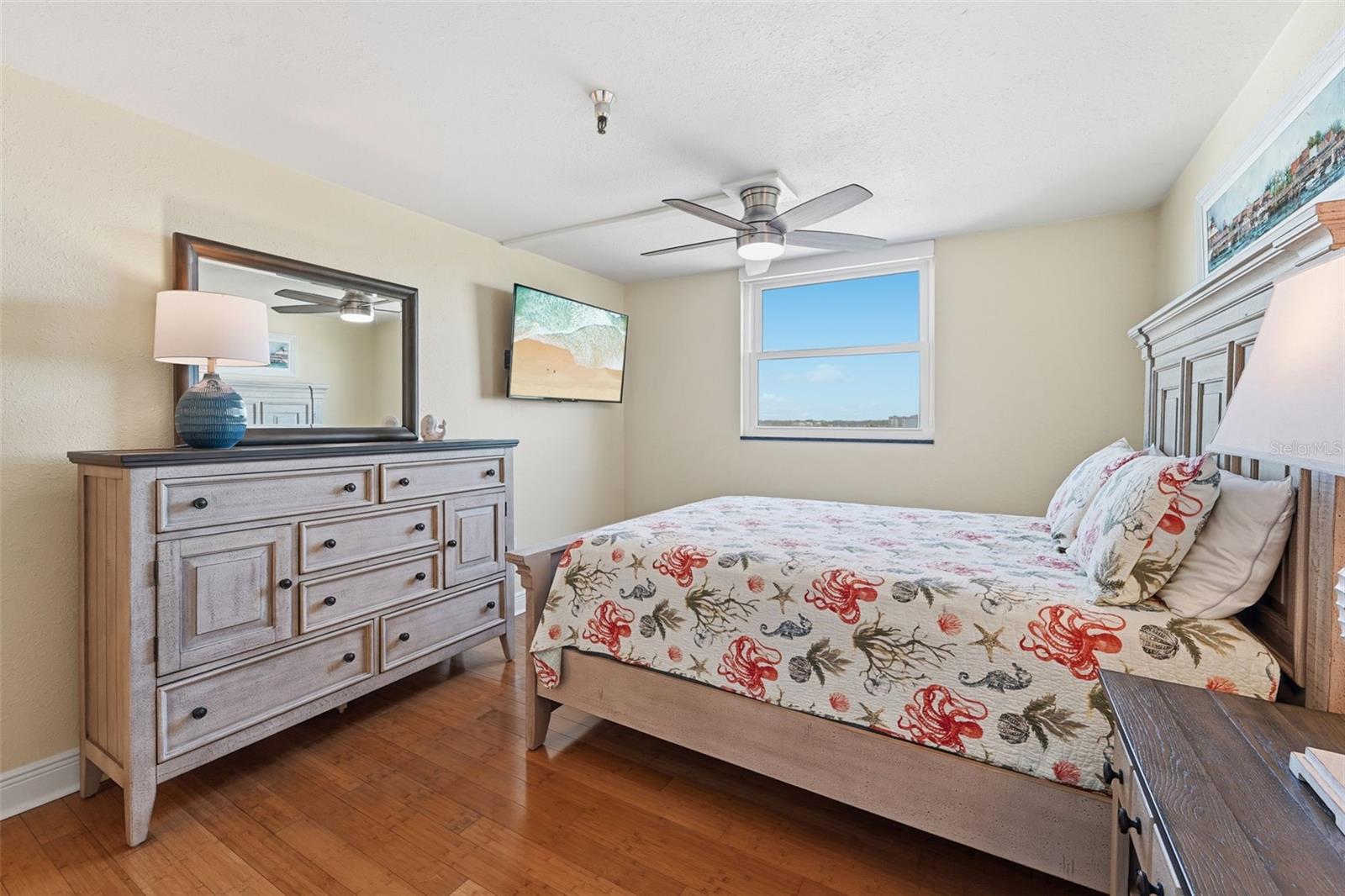 Image 25 of 40 For 15316 Gulf Boulevard 404