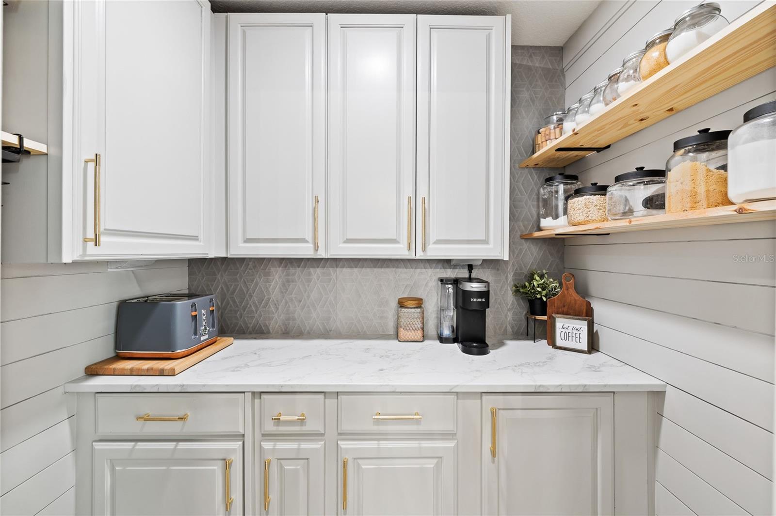 Image 13 of 50 For 15501 Martinmeadow Drive