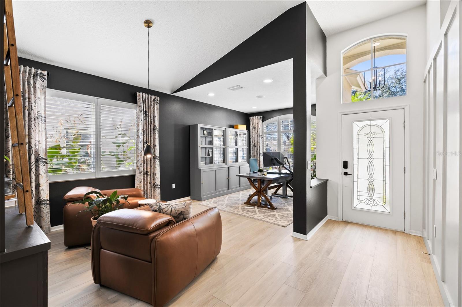 Image 4 of 50 For 15501 Martinmeadow Drive