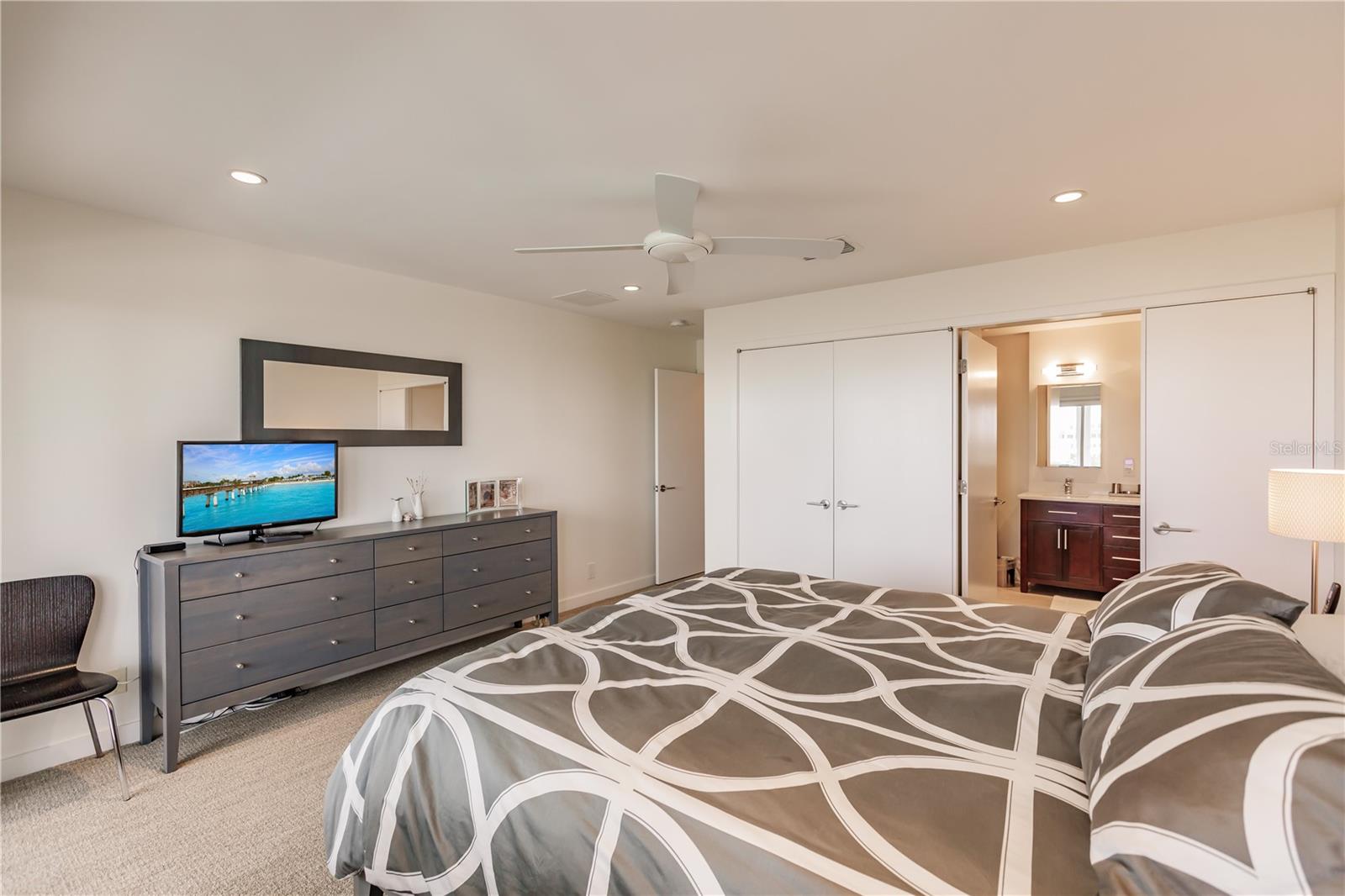 Image 16 of 30 For 1255 Peppertree Drive 601