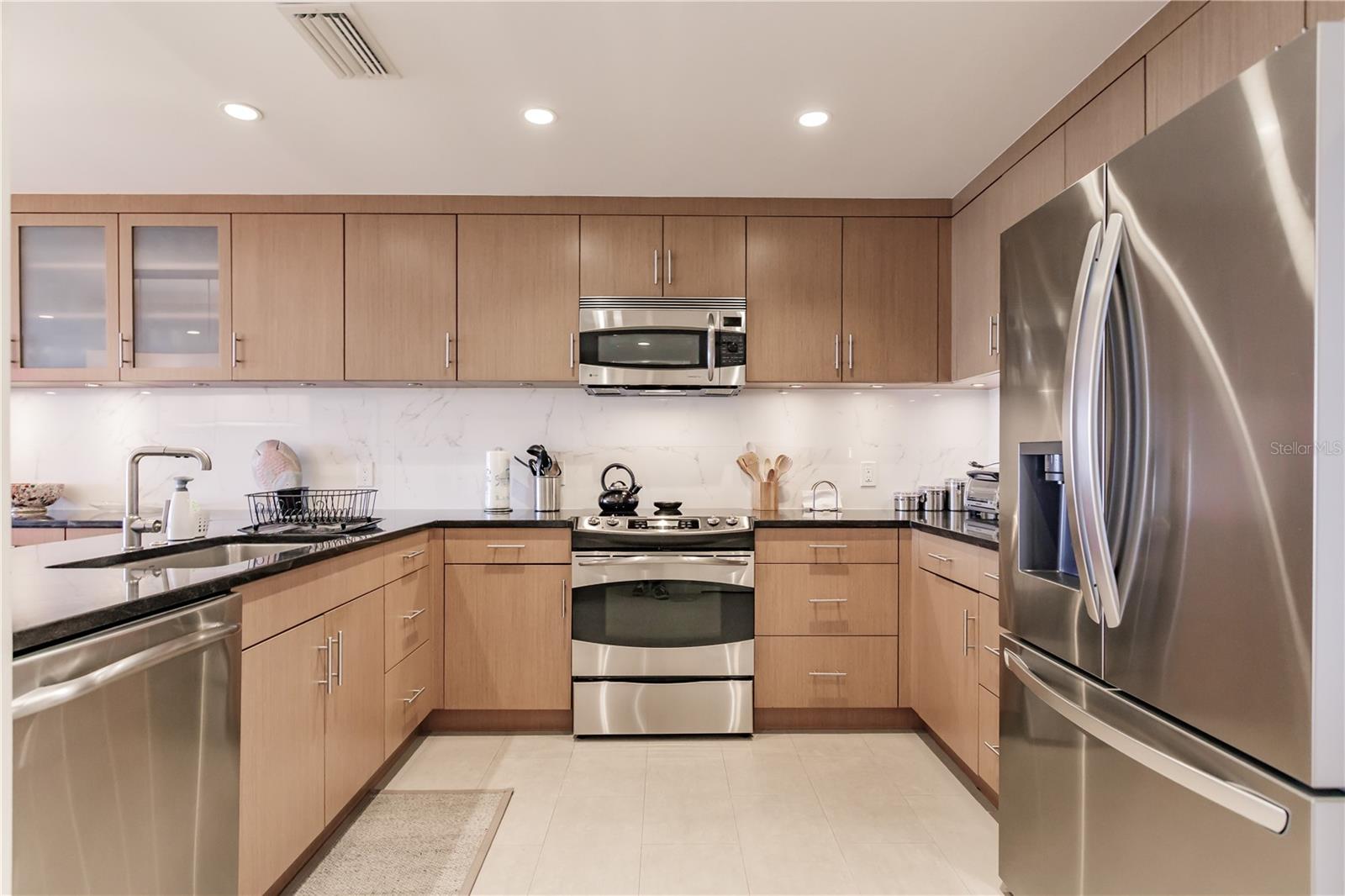 Image 6 of 30 For 1255 Peppertree Drive 601