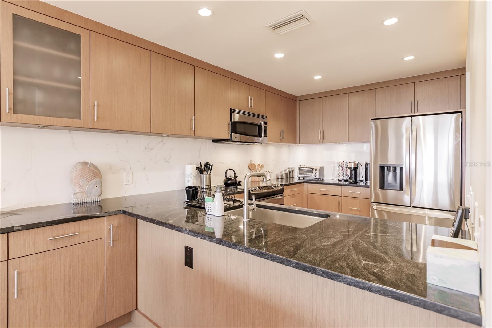 Image 7 of 30 For 1255 Peppertree Drive 601