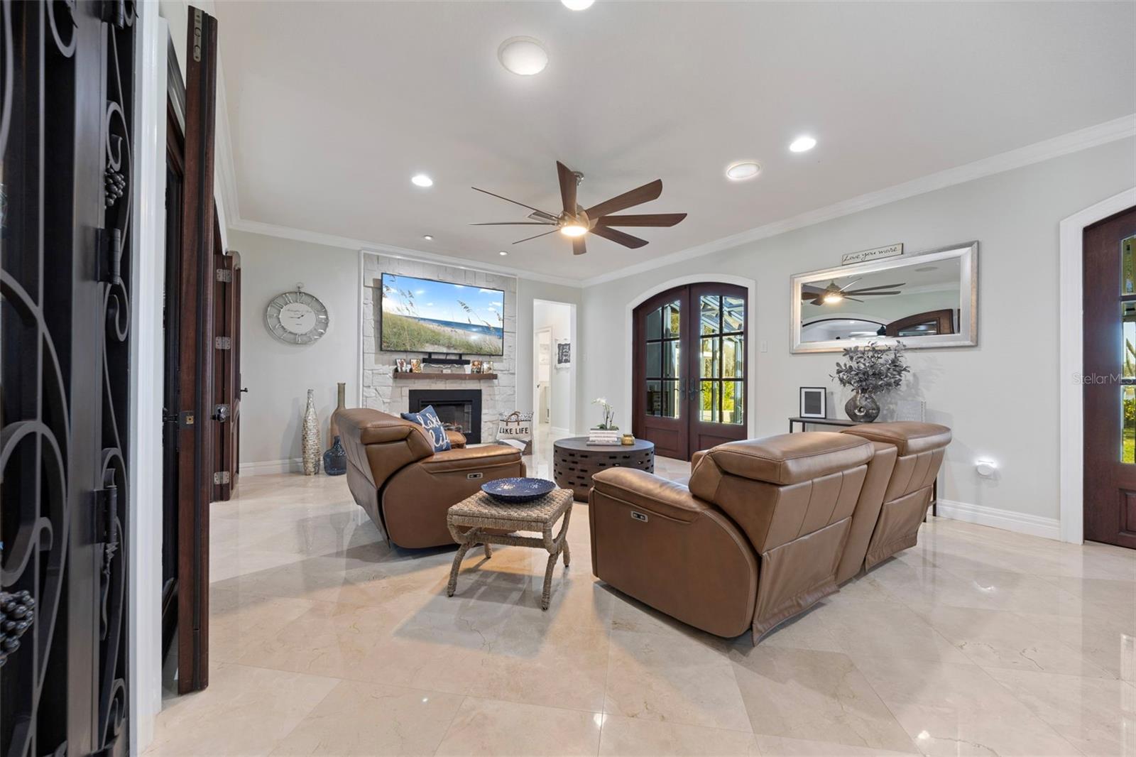 Image 22 of 100 For 1006 Lake Cooper Drive