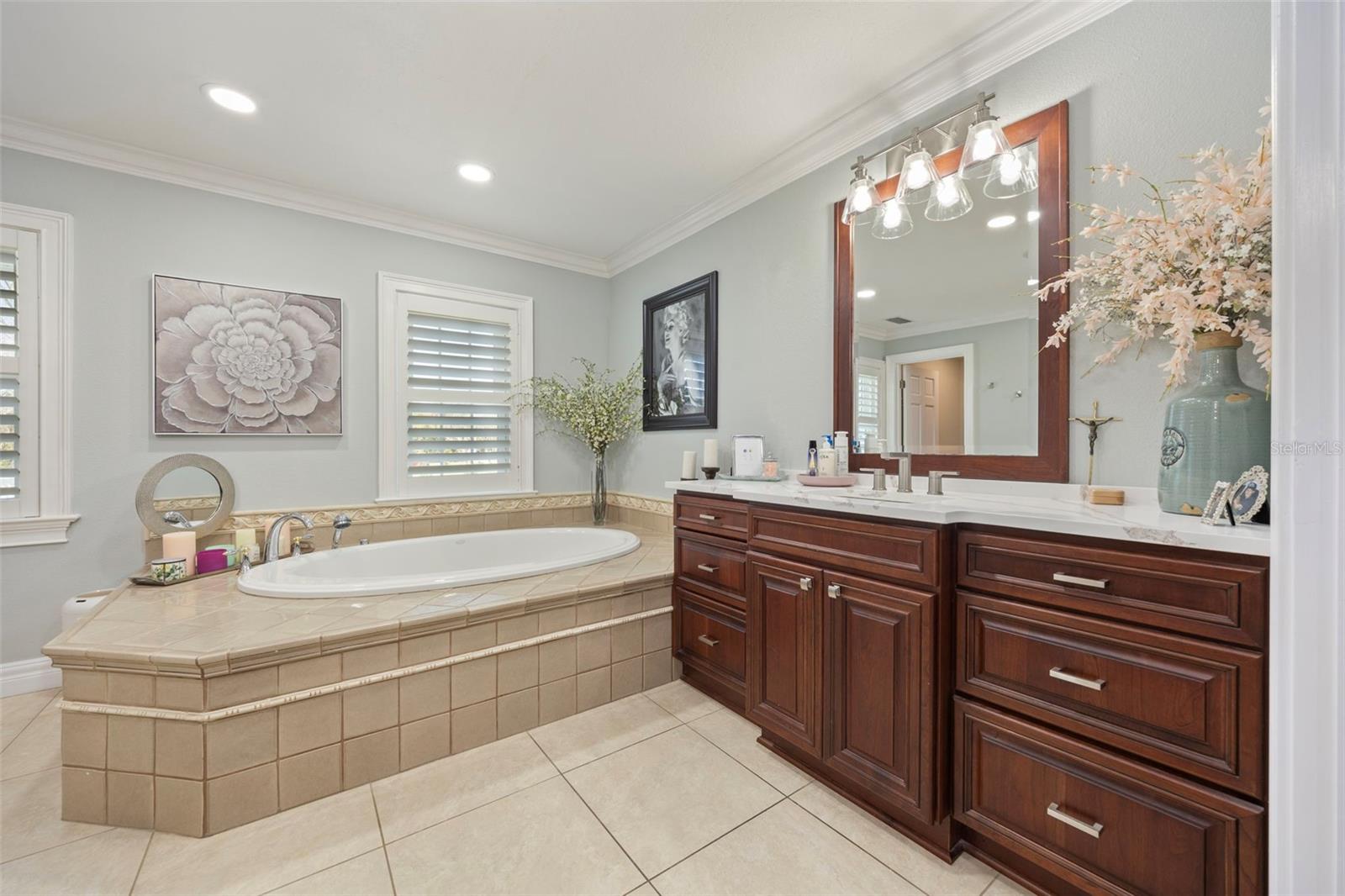 Image 37 of 100 For 1006 Lake Cooper Drive