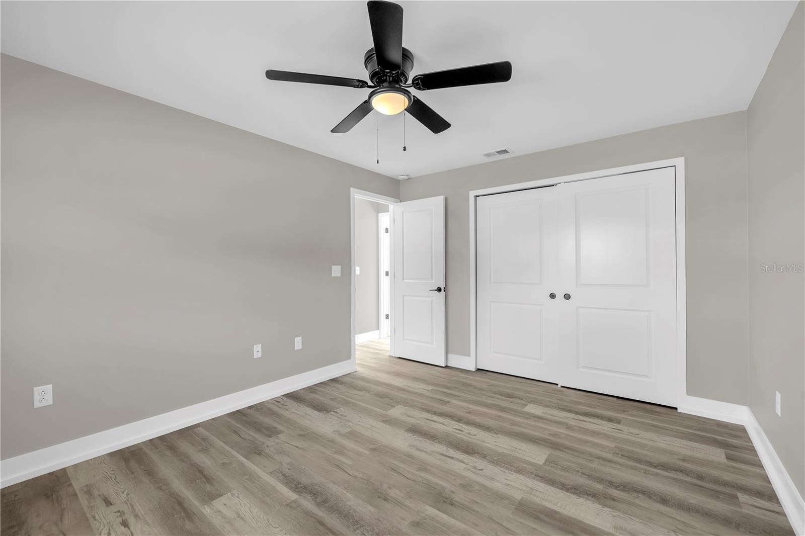 Image 14 of 26 For 21161 Knollwood Avenue