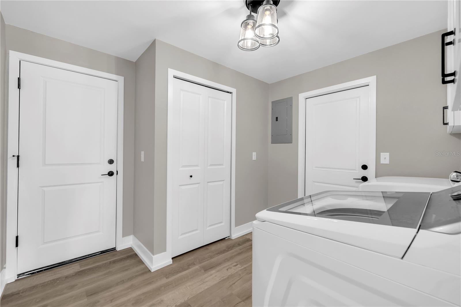 Image 20 of 26 For 21161 Knollwood Avenue