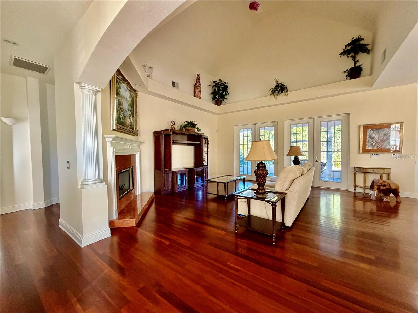 Image 9 of 38 For 17511 Floral Estate Drive