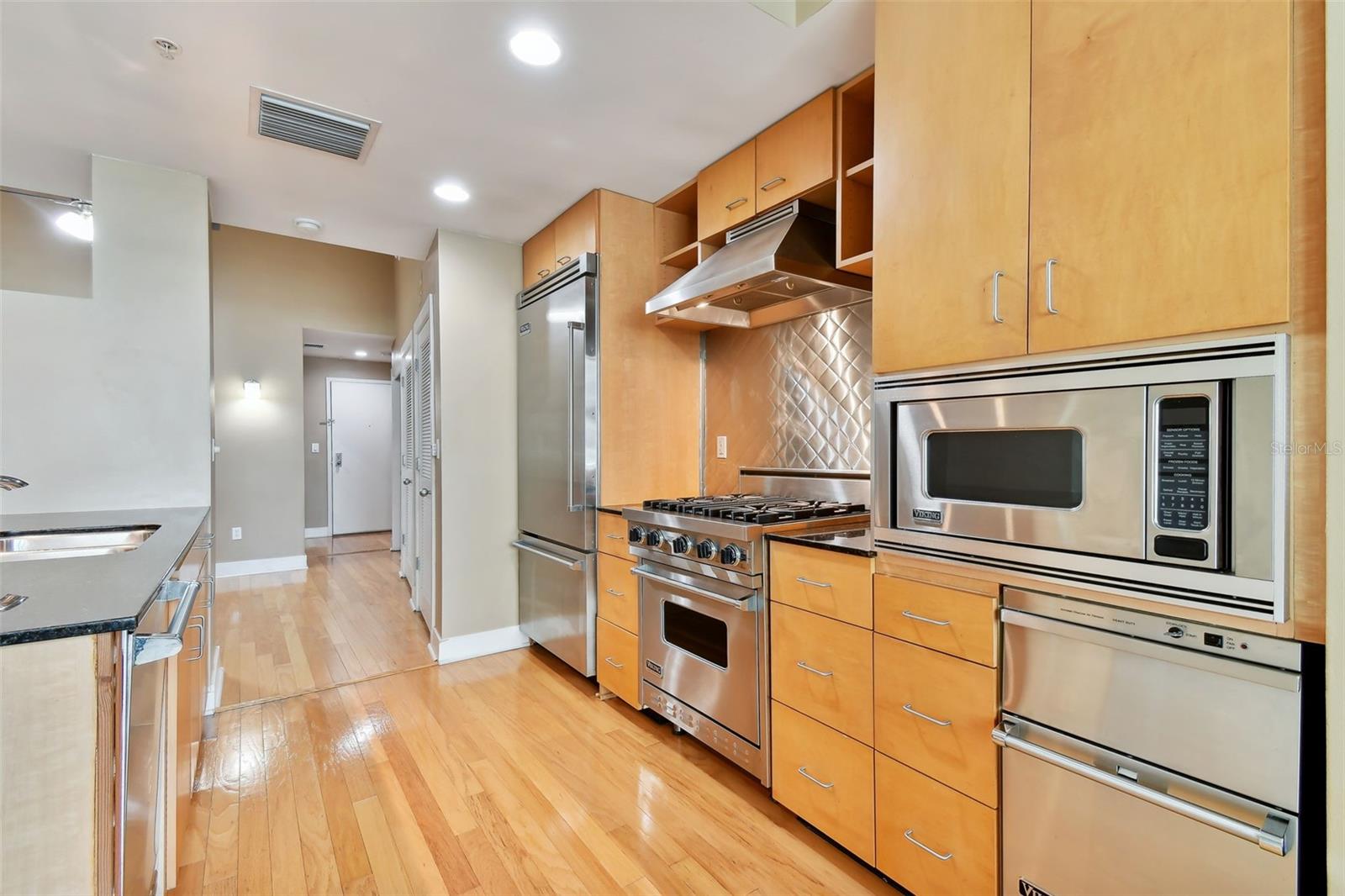 Image 13 of 50 For 1120 Kennedy Boulevard 820