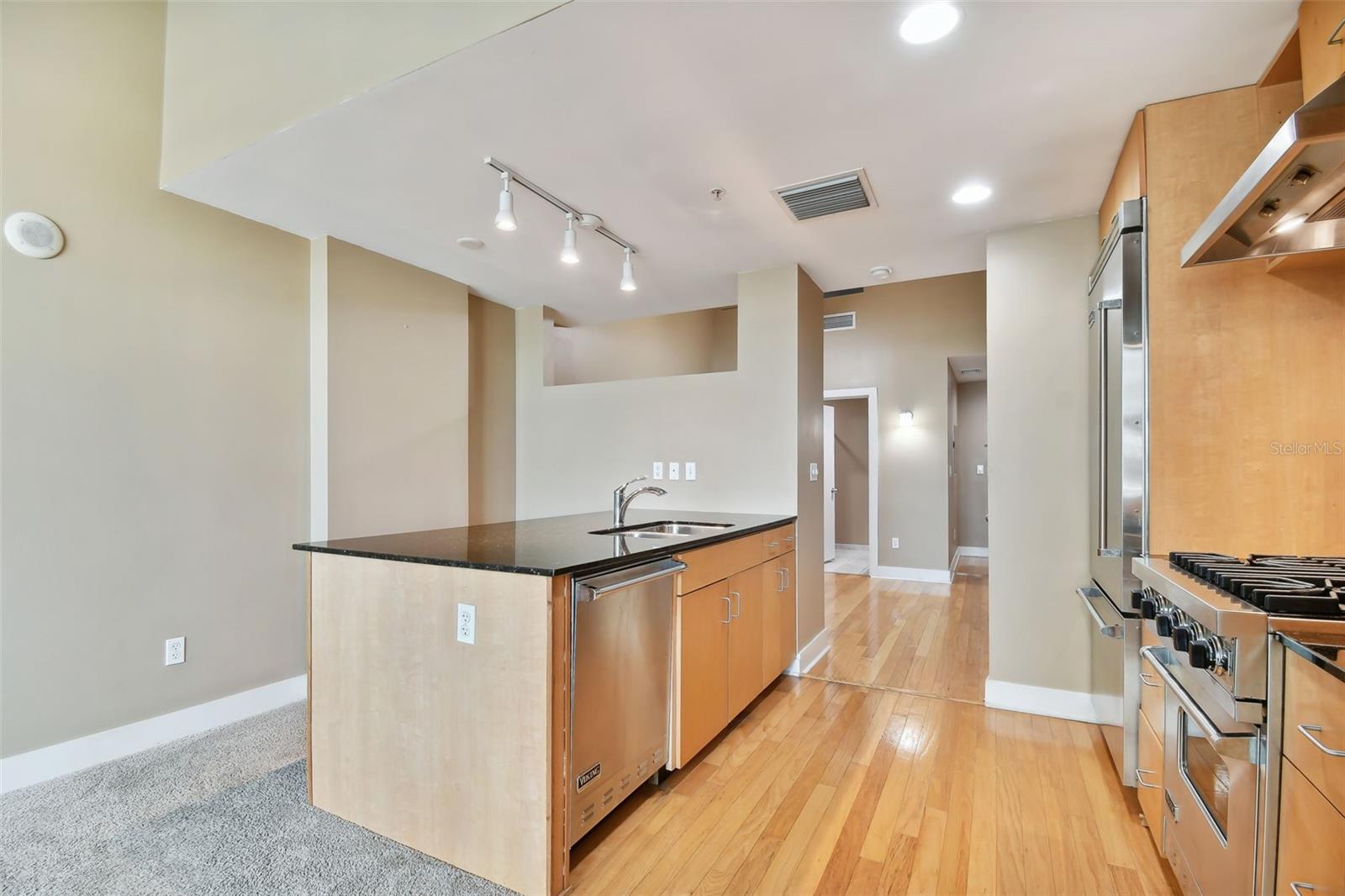 Image 16 of 50 For 1120 Kennedy Boulevard 820