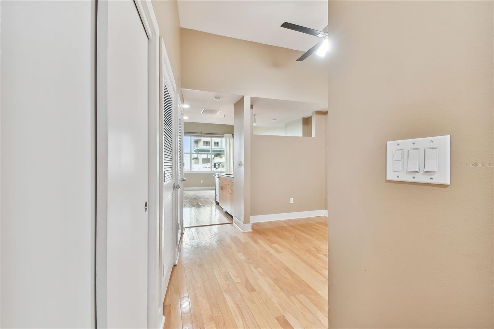 Image 3 of 50 For 1120 Kennedy Boulevard 820