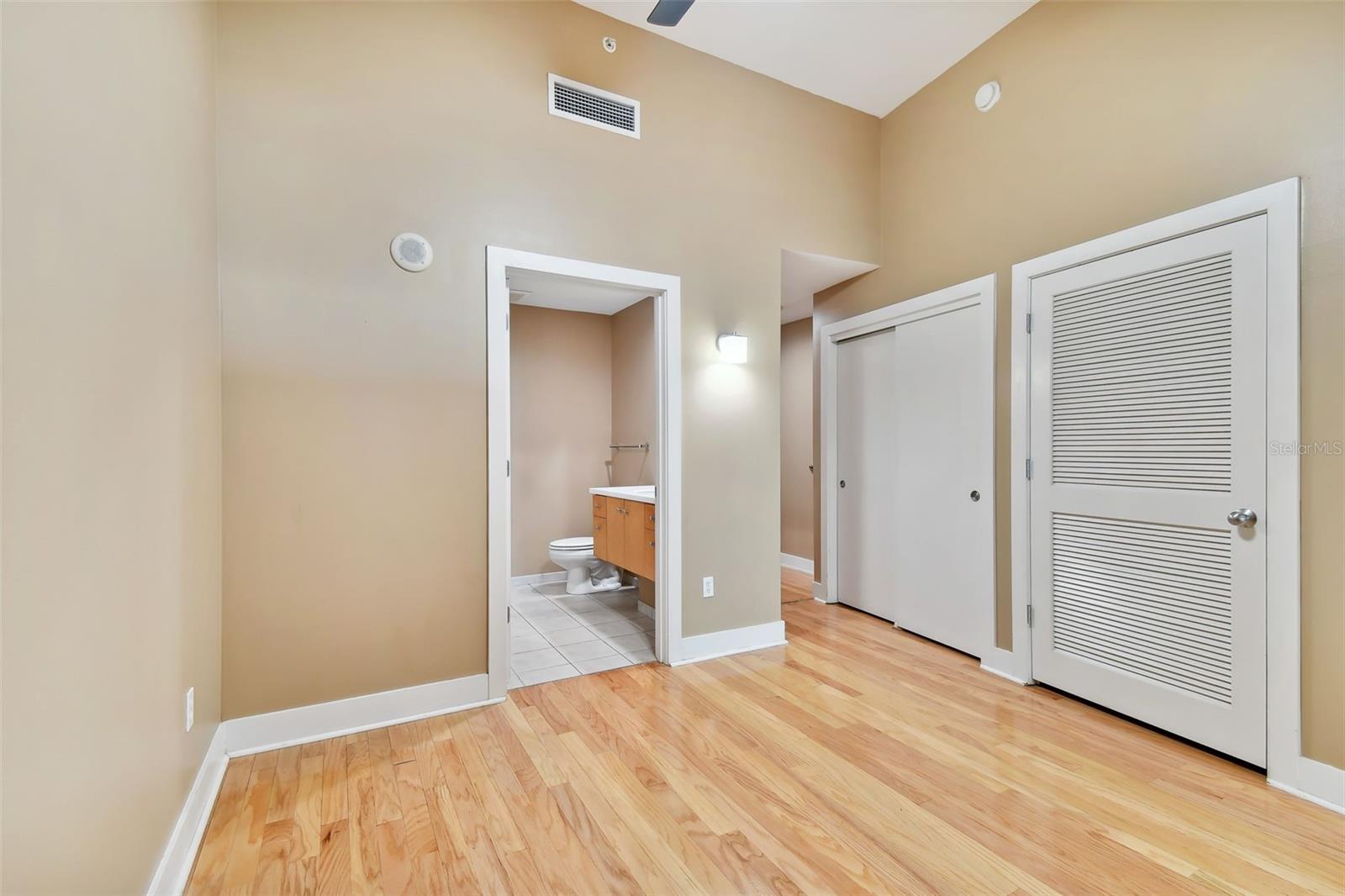 Image 7 of 50 For 1120 Kennedy Boulevard 820