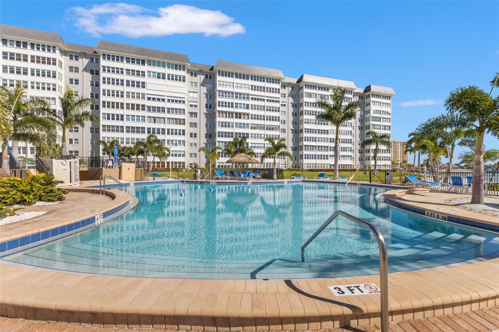 Image 32 of 41 For 5130 Brittany Drive S 808