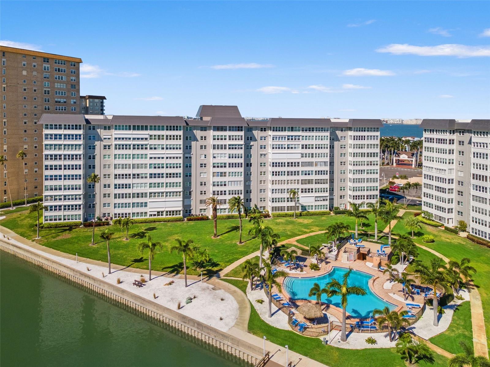 Image 37 of 41 For 5130 Brittany Drive S 808