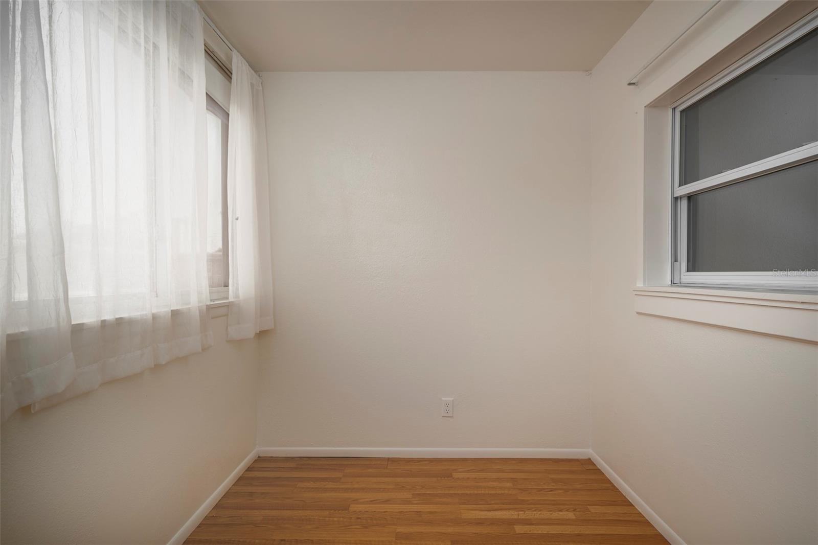 Image 16 of 19 For 5912 5th Avenue N E12