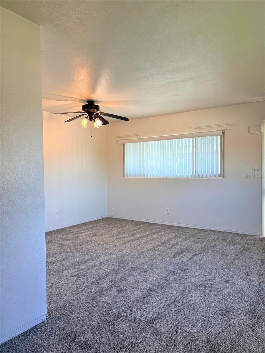 Image 6 of 19 For 5912 5th Avenue N E12