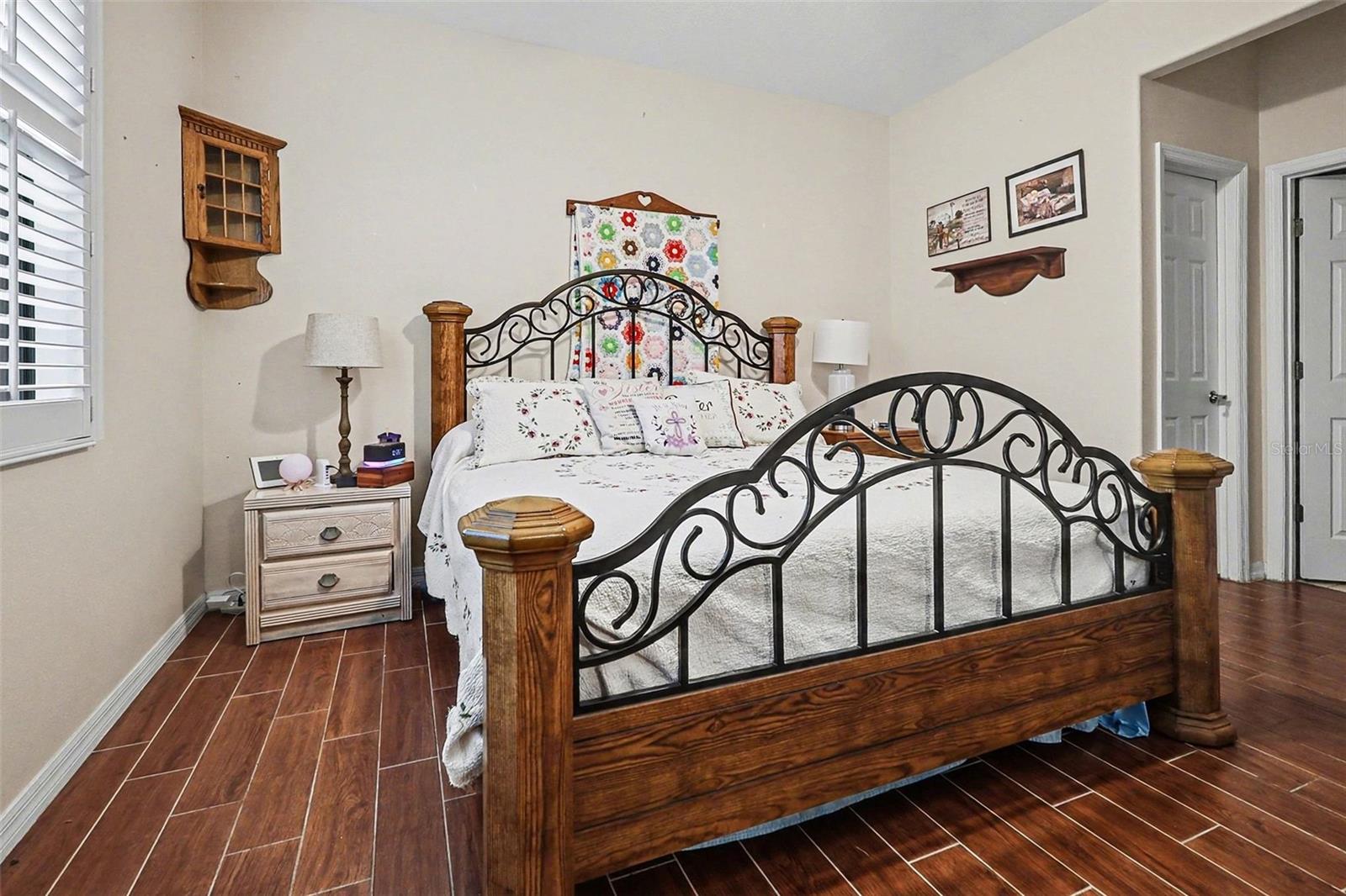 Image 21 of 28 For 640 Grand Canal Drive