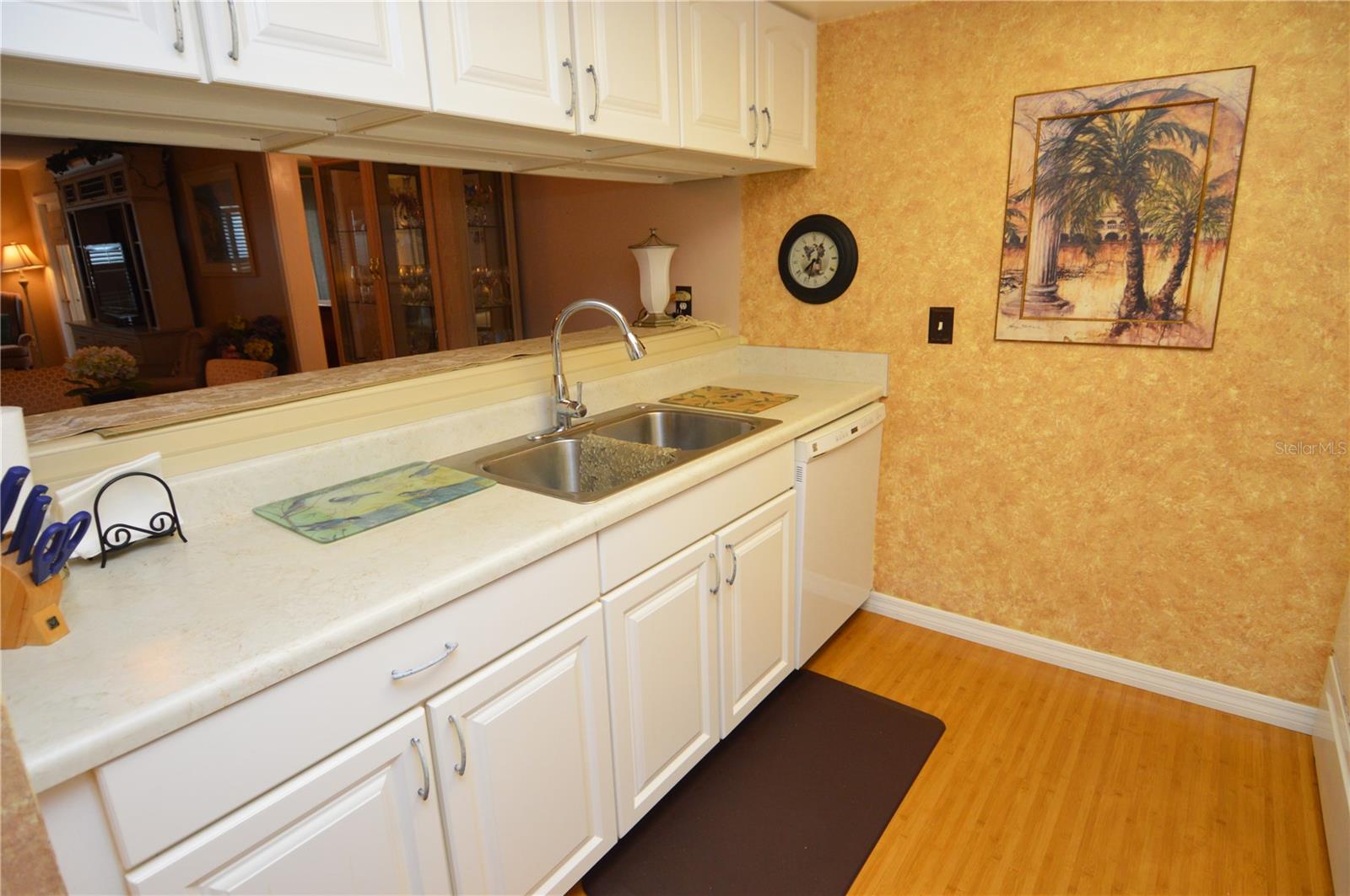 Image 10 of 100 For 12760 Indian Rocks Road 1110