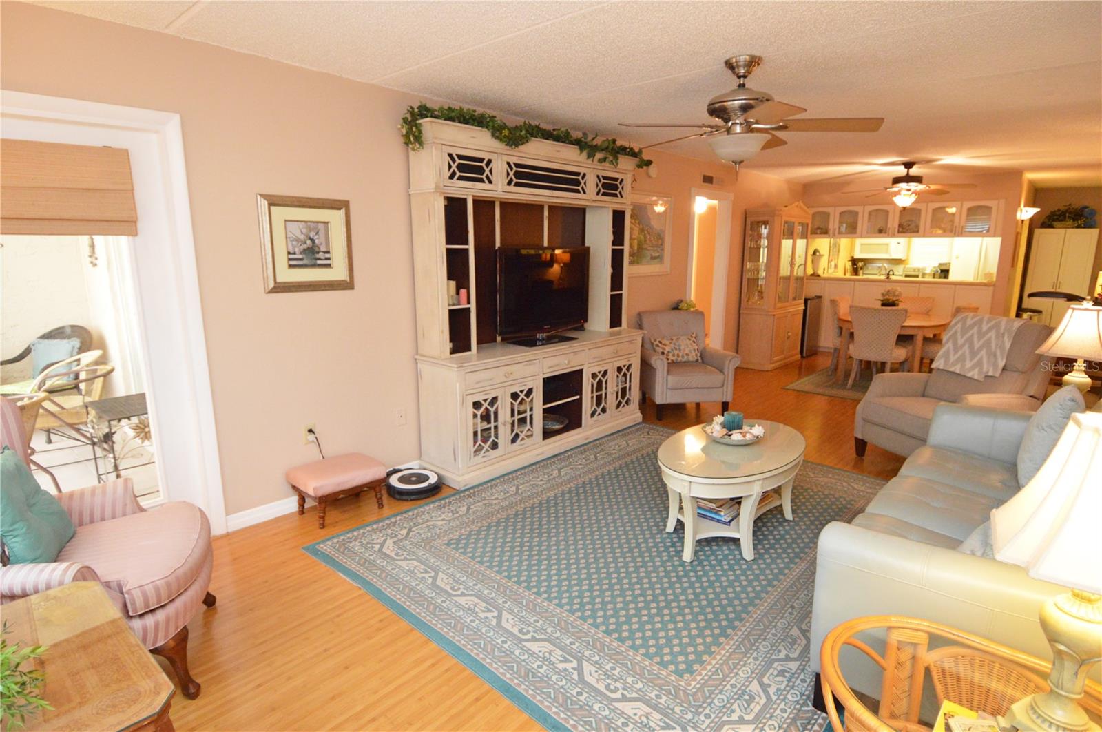 Image 21 of 100 For 12760 Indian Rocks Road 1110