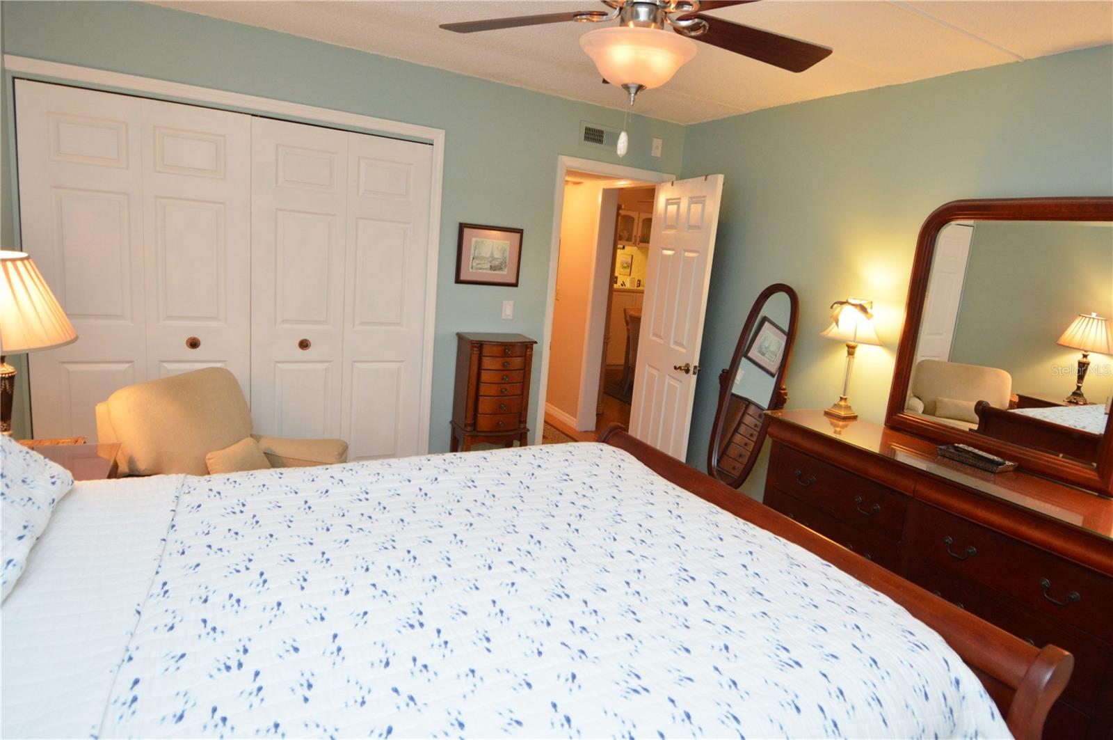 Image 37 of 100 For 12760 Indian Rocks Road 1110