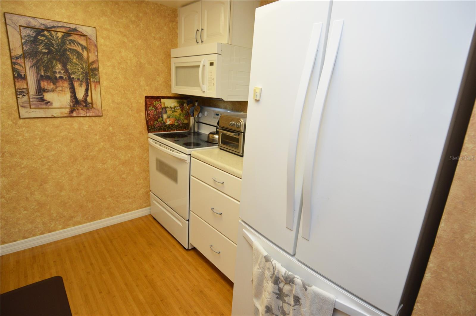 Image 8 of 100 For 12760 Indian Rocks Road 1110