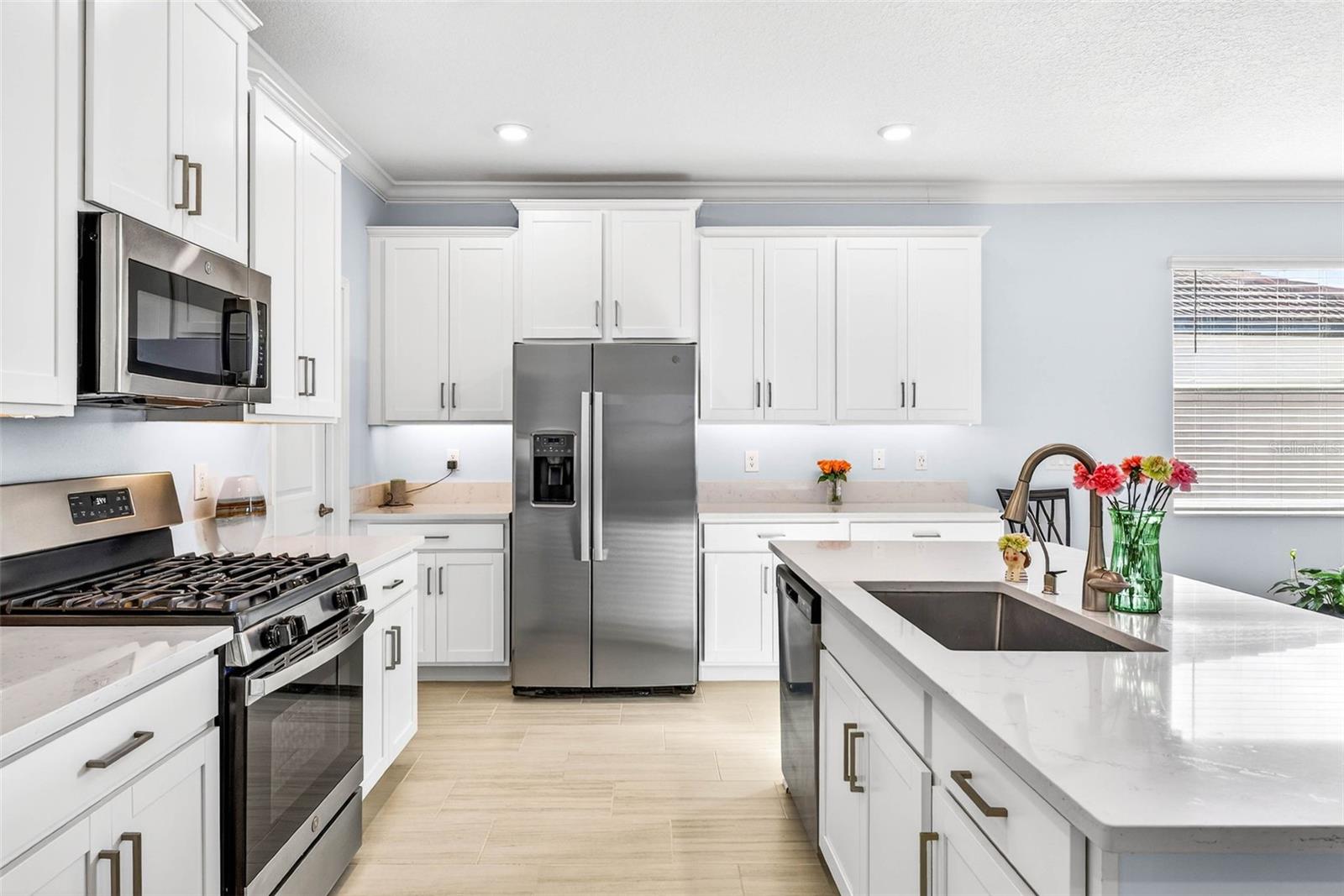 Image 14 of 56 For 17245 Star Banks St